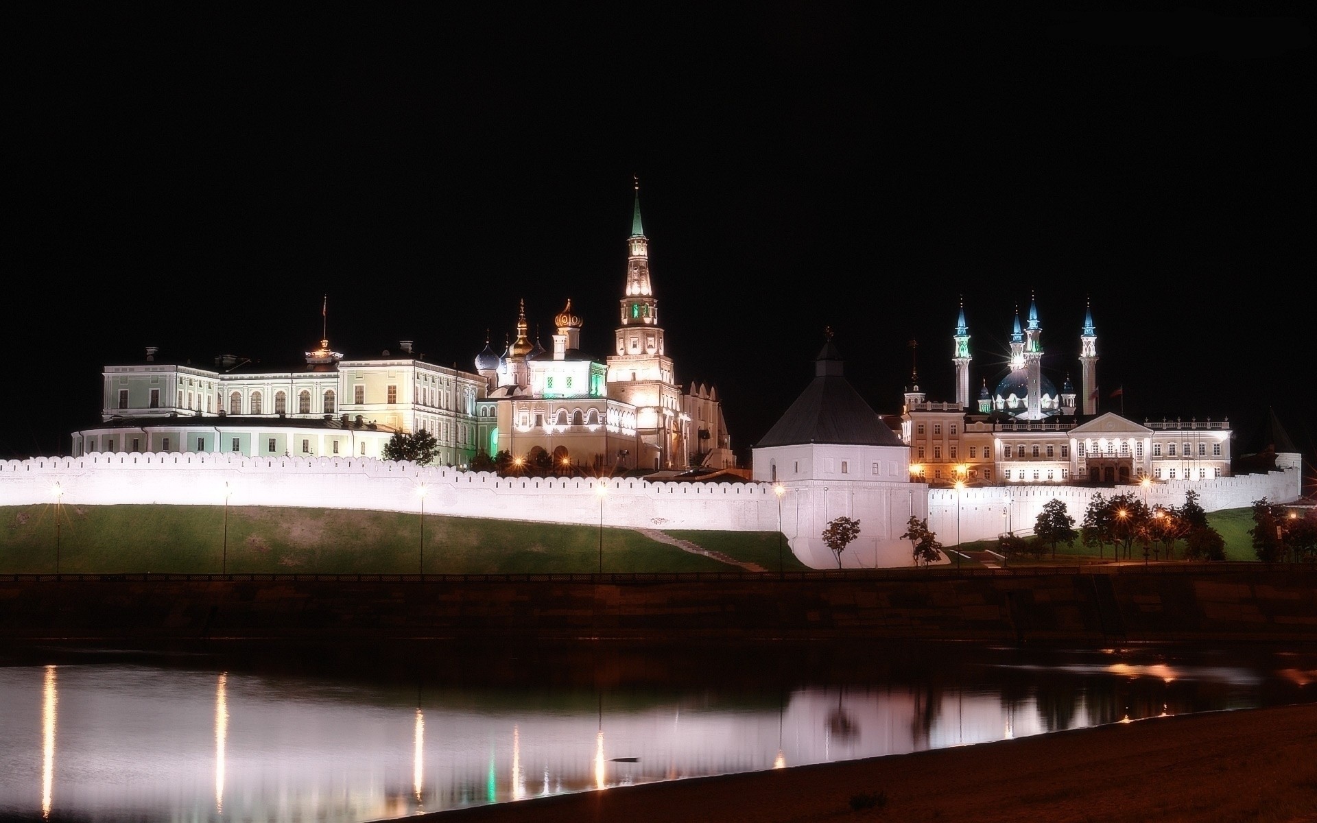 Kazan Kremlin at night, Russia HD Wallpaper