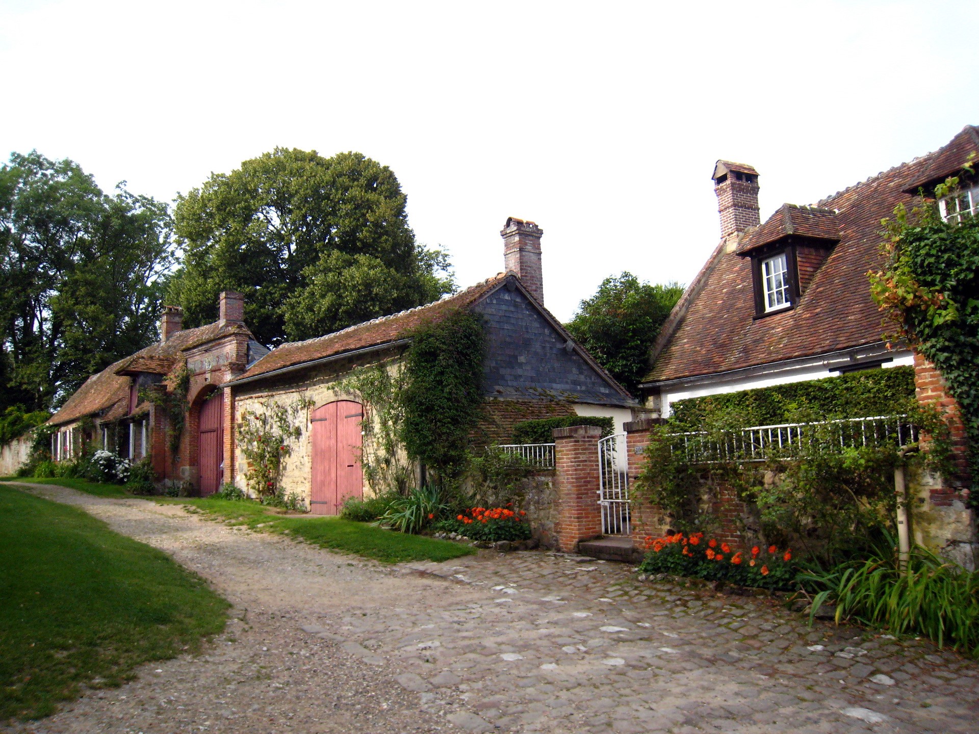 French Countryside Houses with Pink Doors HD Wallpaper