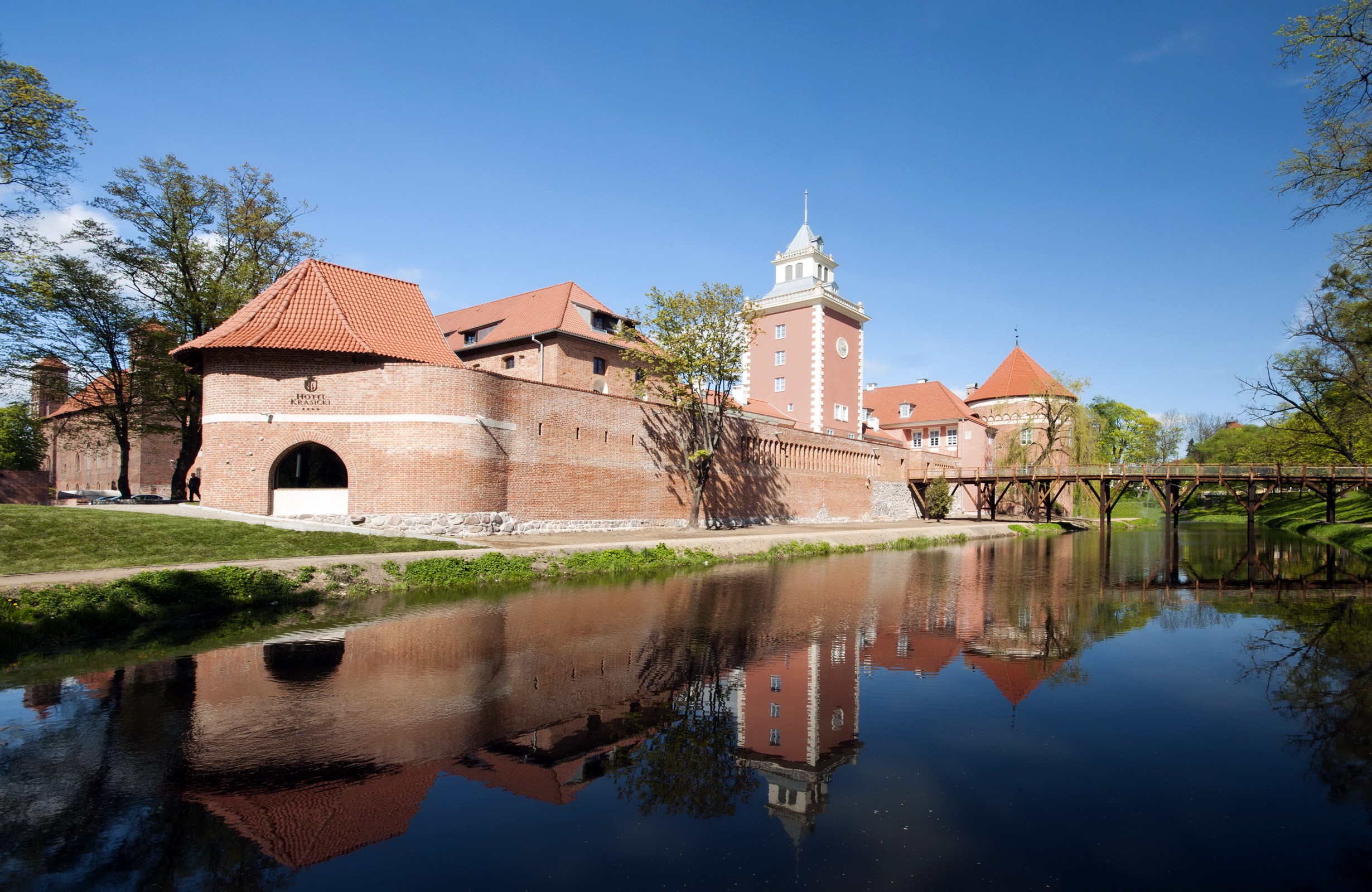Warminski Castle in Poland HD Wallpaper