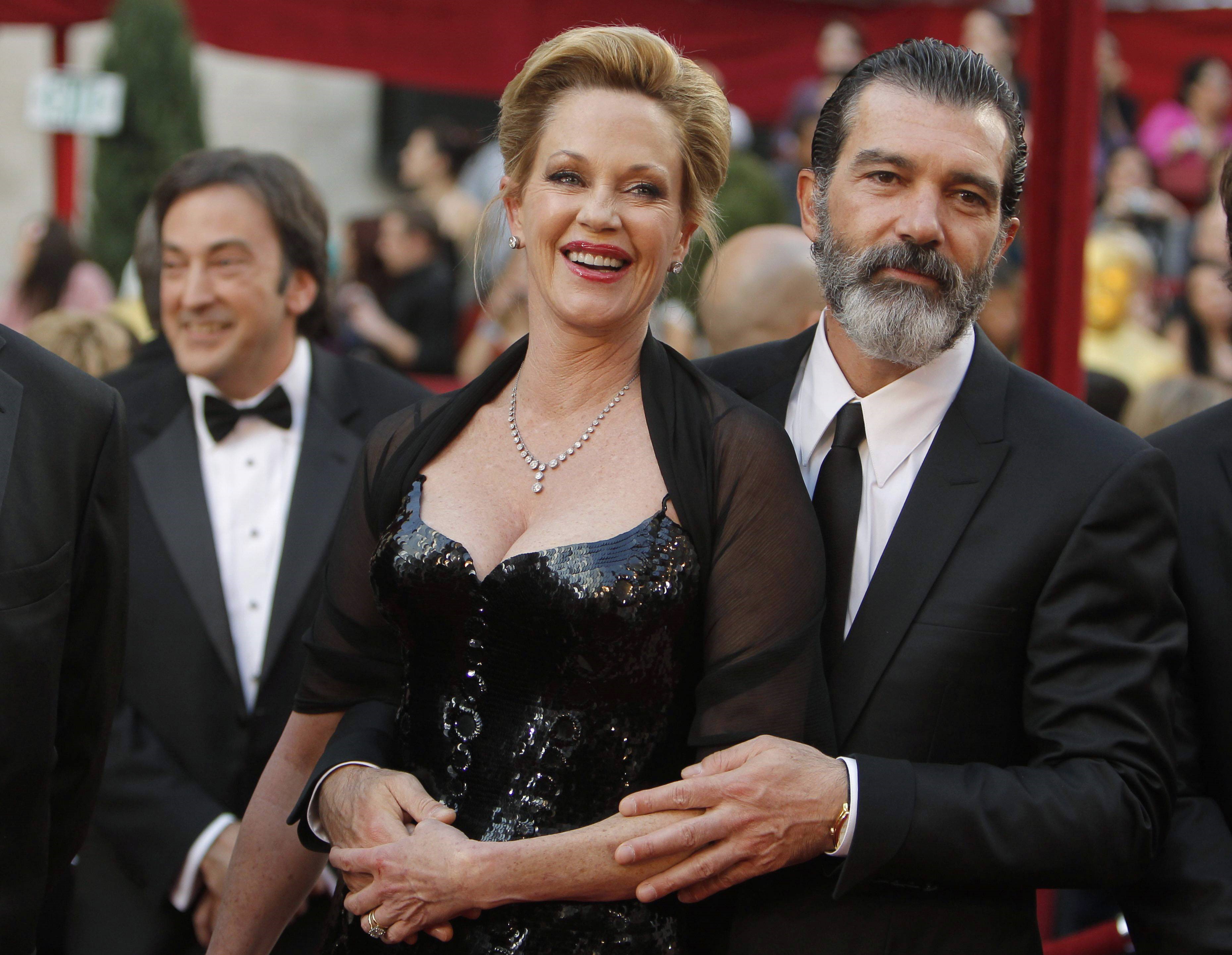Antonio Banderas and Melanie Griffith at the Oscars HD Wallpaper