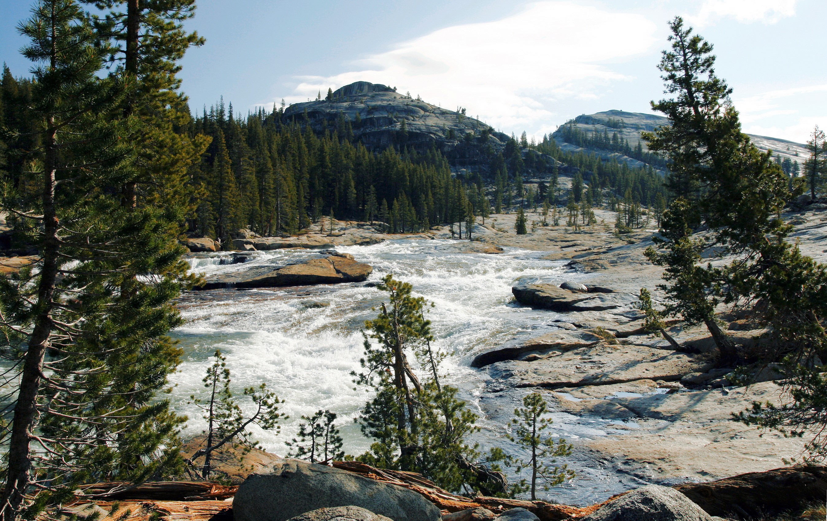 Tuolumne River in Yosemite National Park, California HD Wallpaper