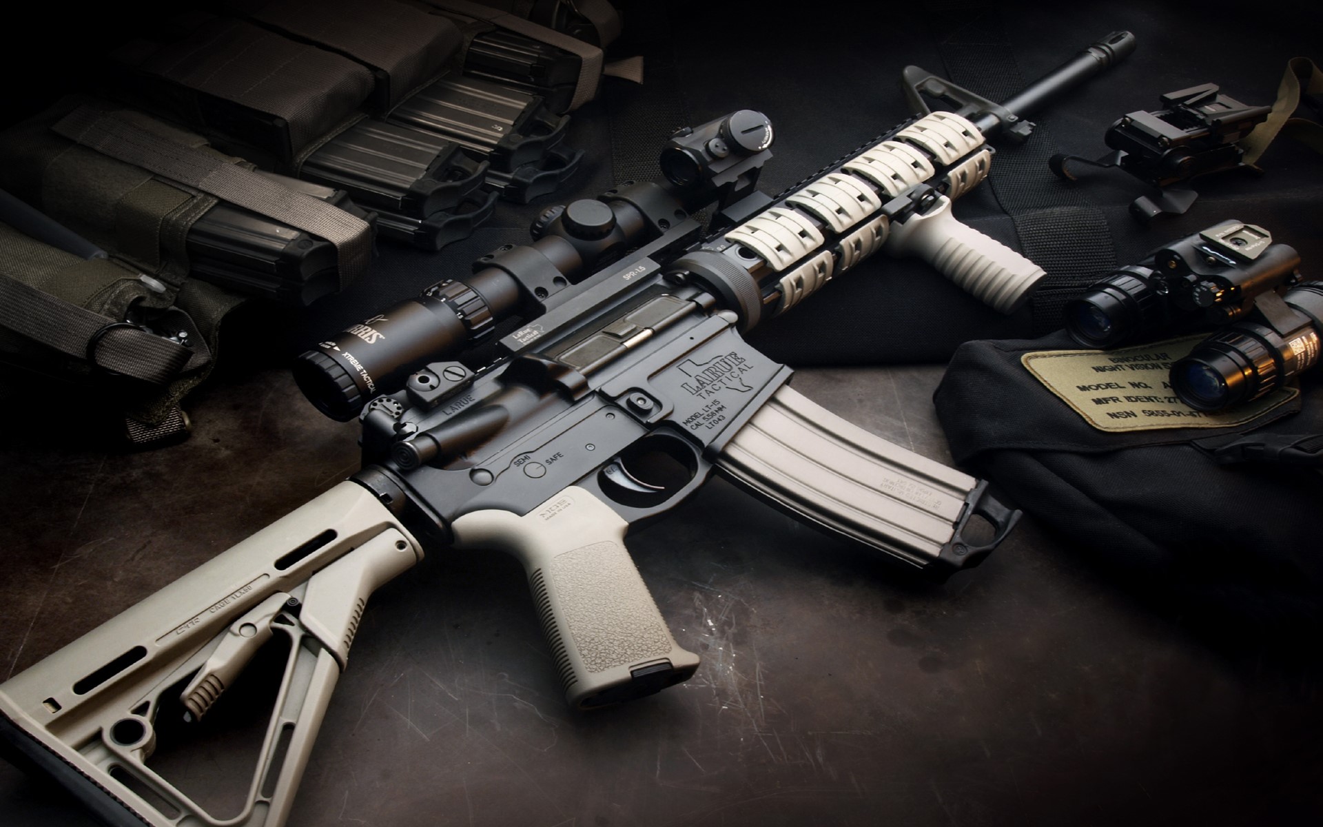 Assault rifle with scope and accessories HD Wallpaper