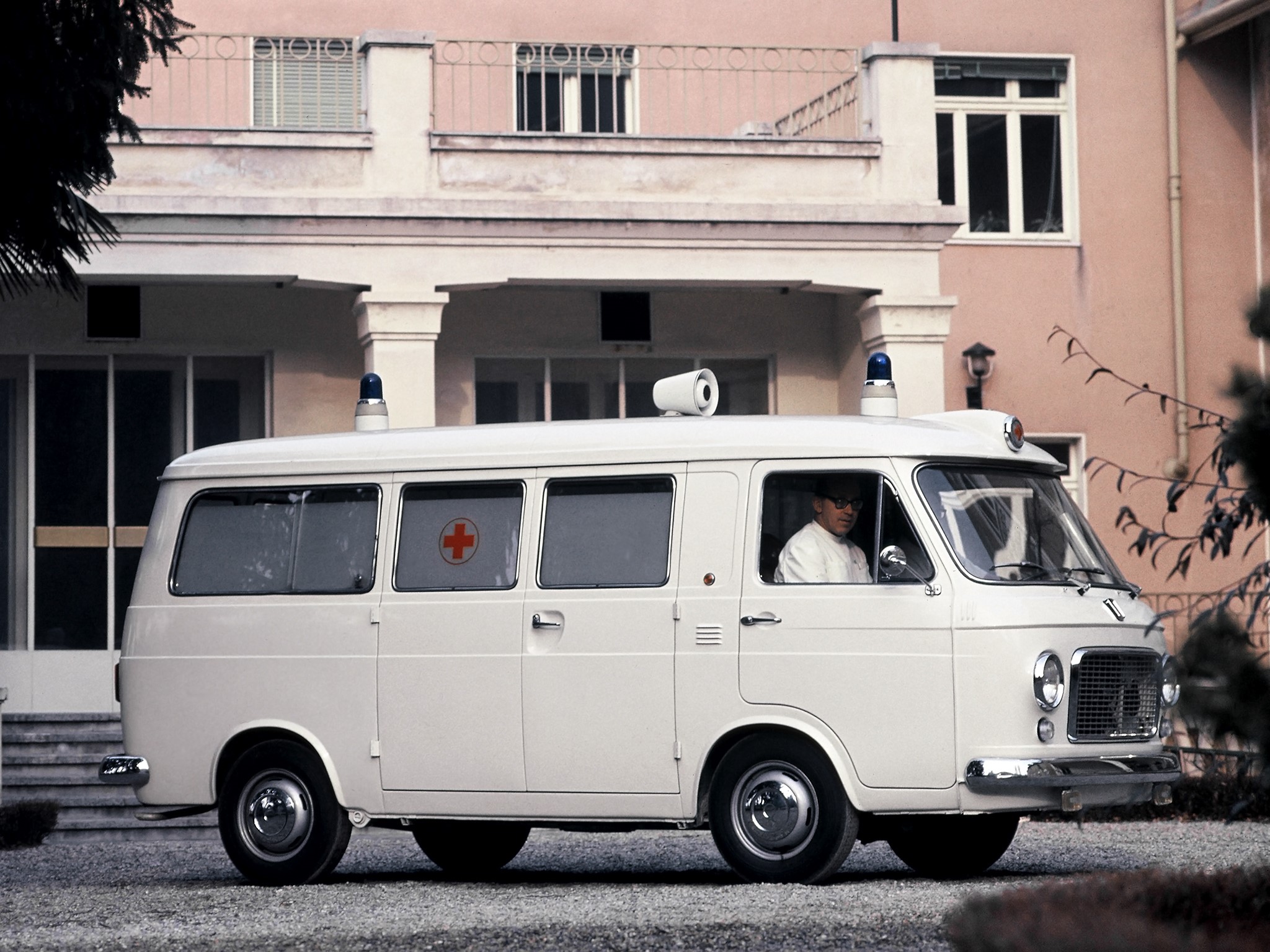 Fiat 238 Ambulance 1968 HD Wallpaper