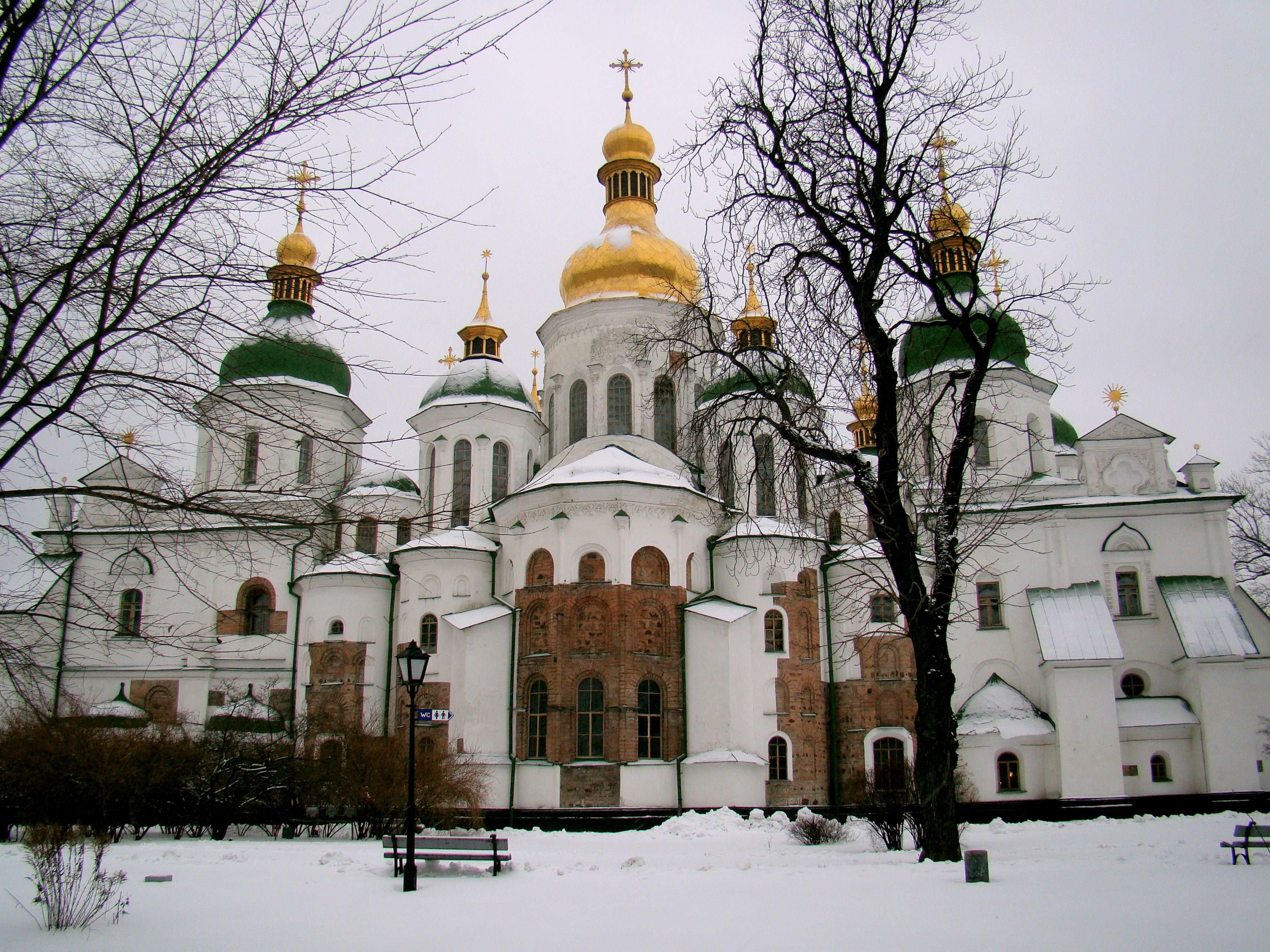 Saint Sophia Cathedral in Kyiv, Ukraine HD Wallpaper