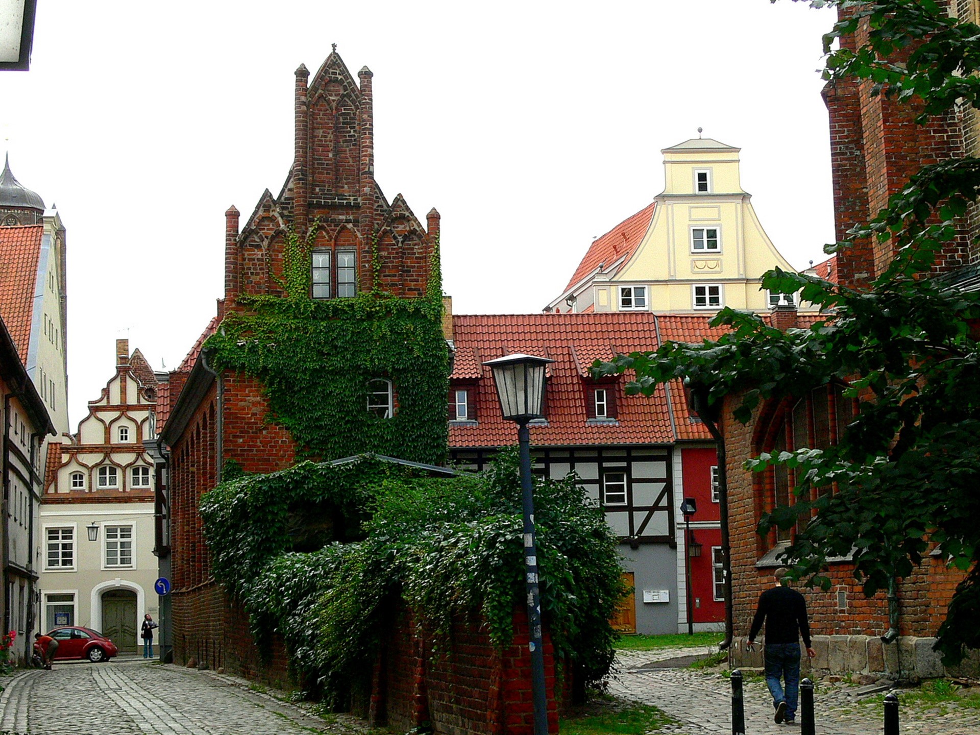 Old European Street with Brick Buildings HD Wallpaper