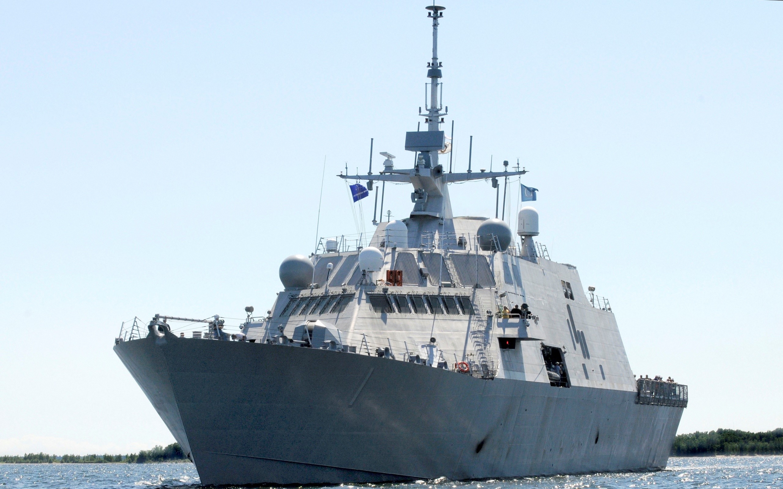US Navy Littoral Combat Ship sailing on the water HD Wallpaper