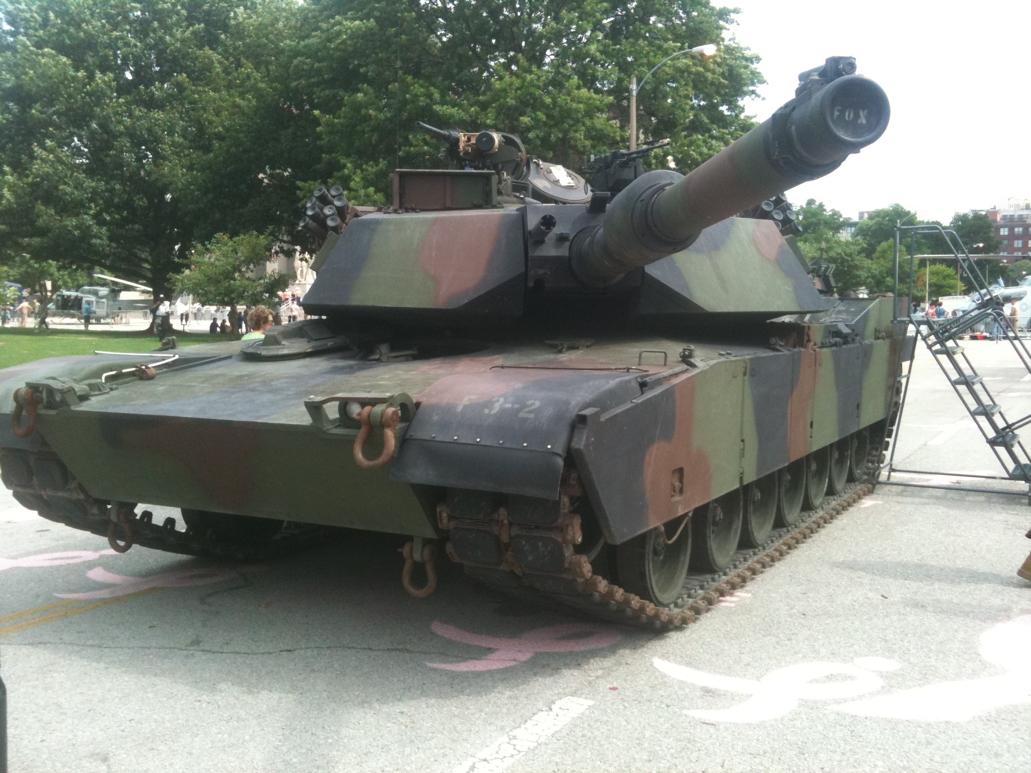 M1 Abrams tank with "FOX" marking on barrel HD Wallpaper