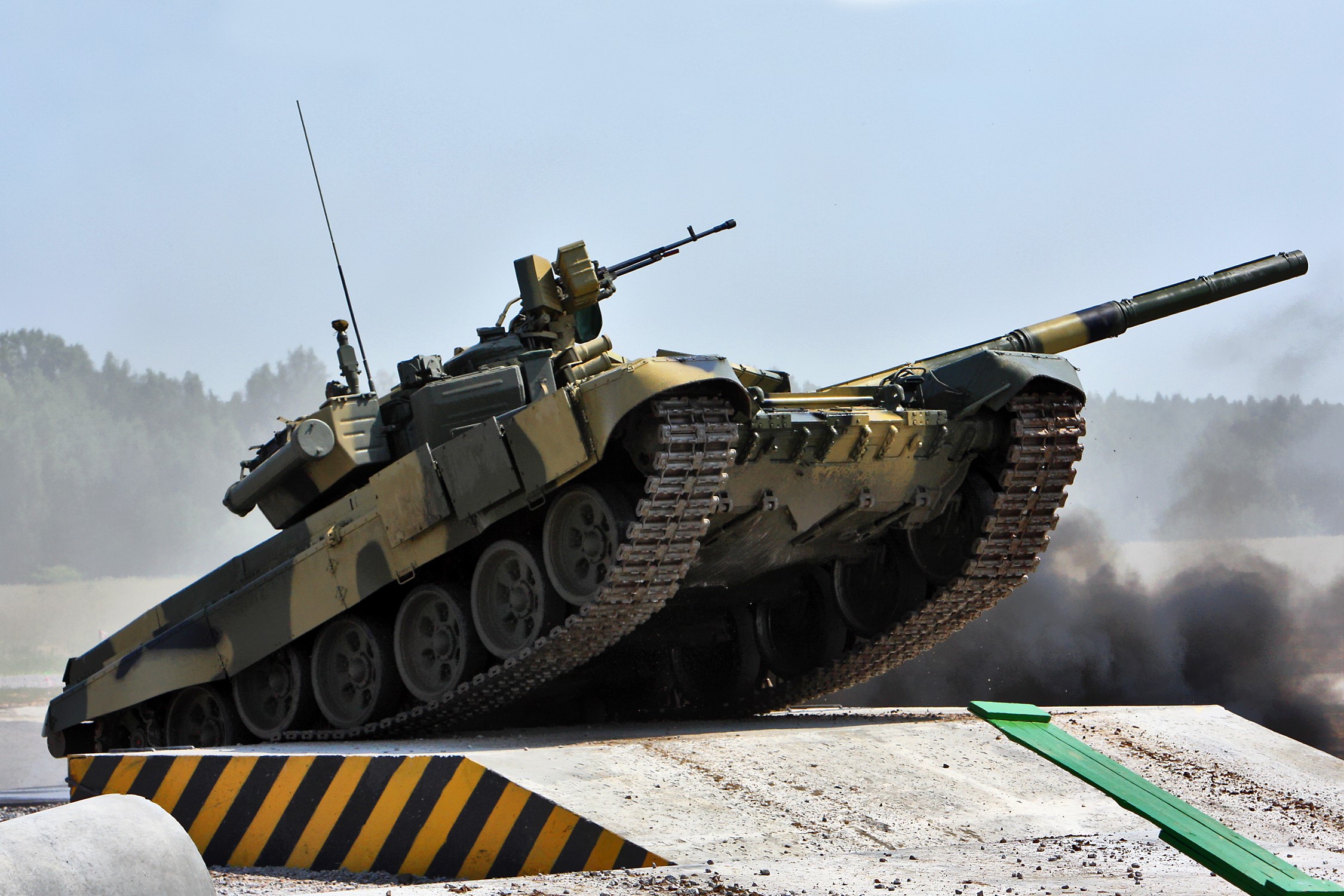 Russian T-90 tank on a ramp HD Wallpaper