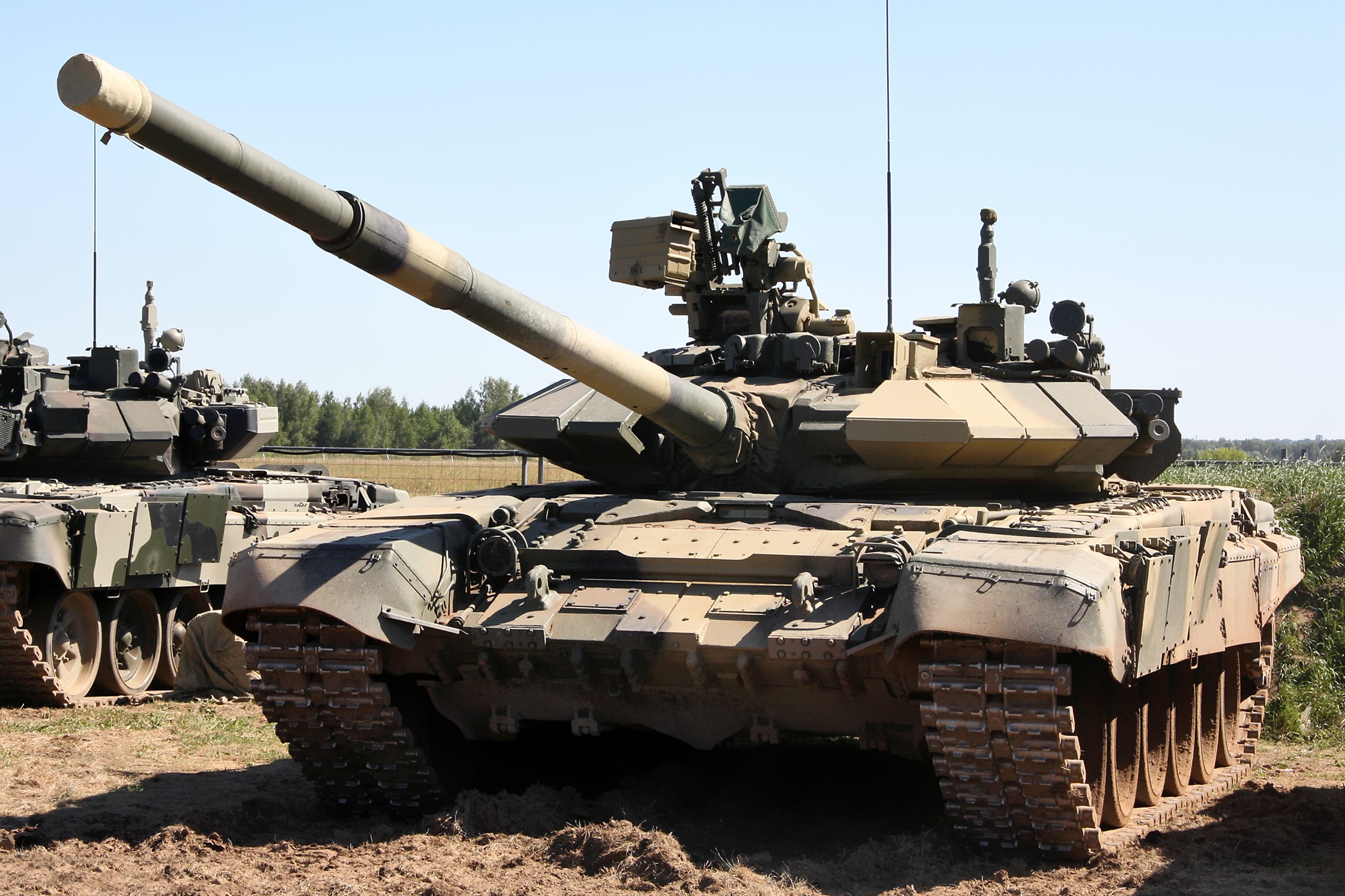 T-90 Tanks on a Field HD Wallpaper