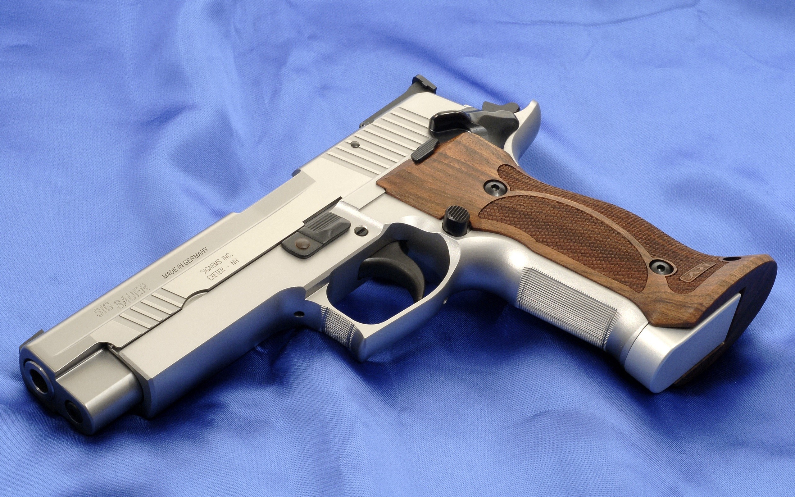 SIG Sauer P226 pistol with wooden grips HD Wallpaper