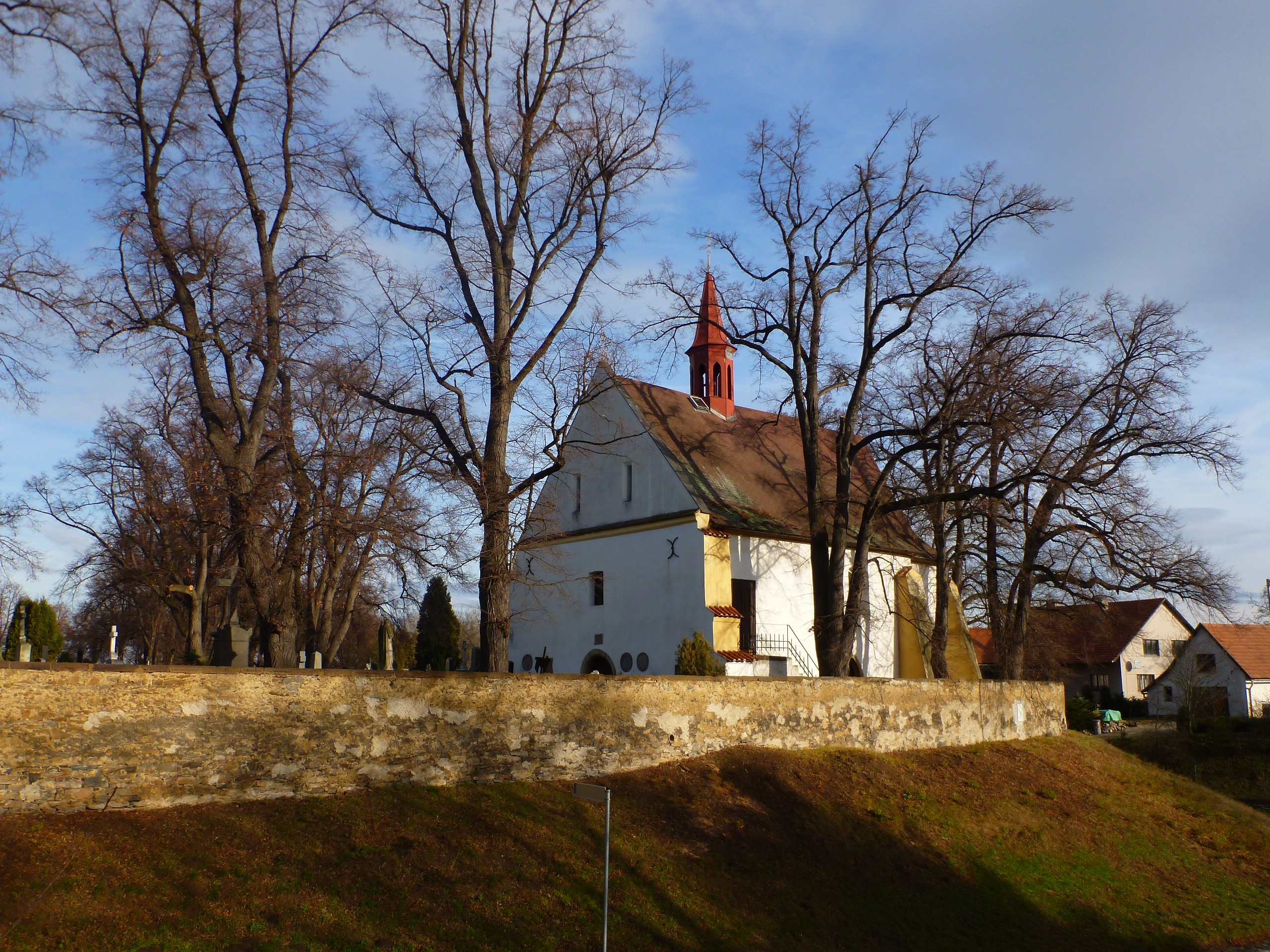 Church with a red spire and trees HD Wallpaper