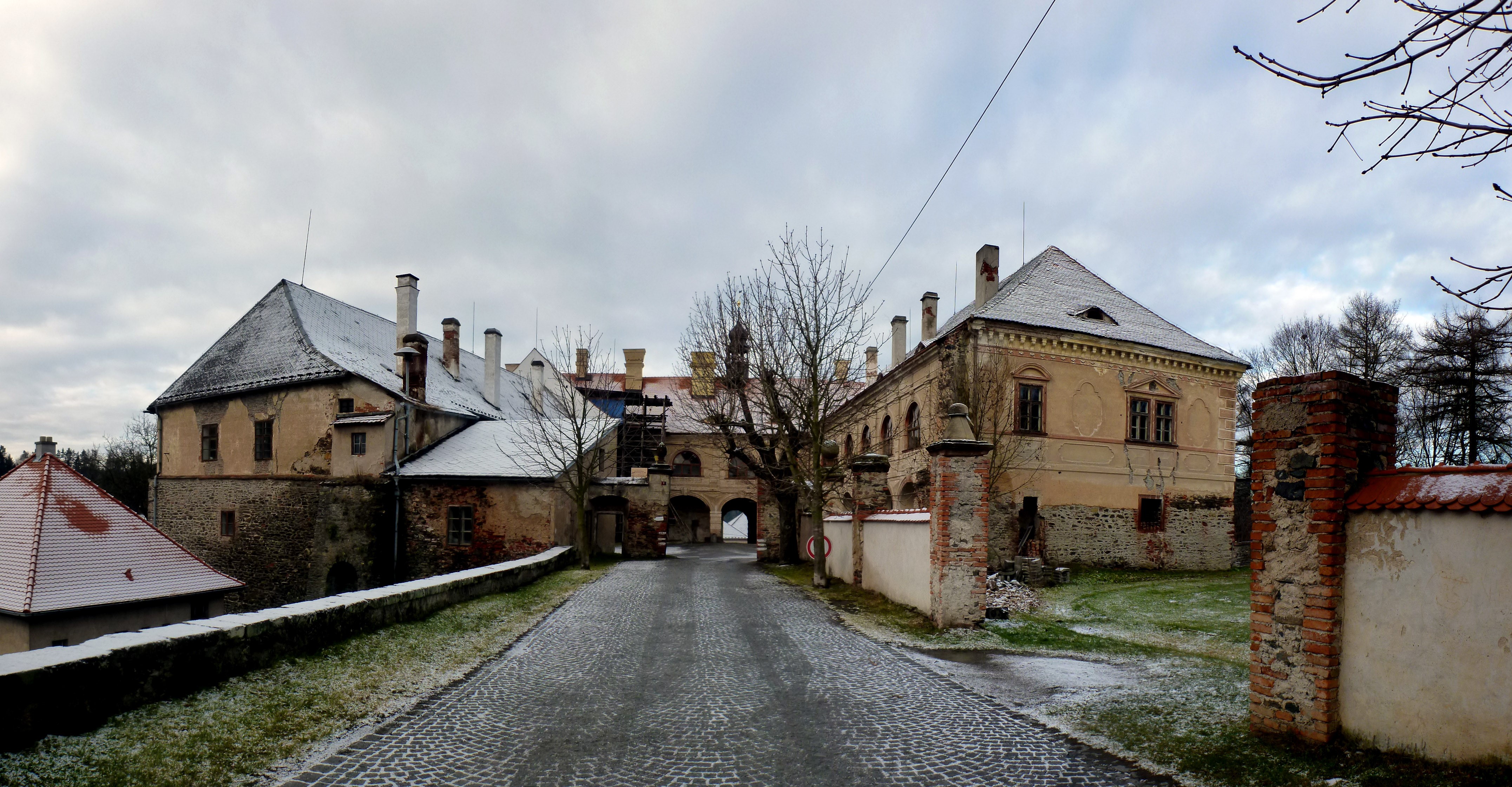 Castle in Kutna Hora, Czech Republic HD Wallpaper