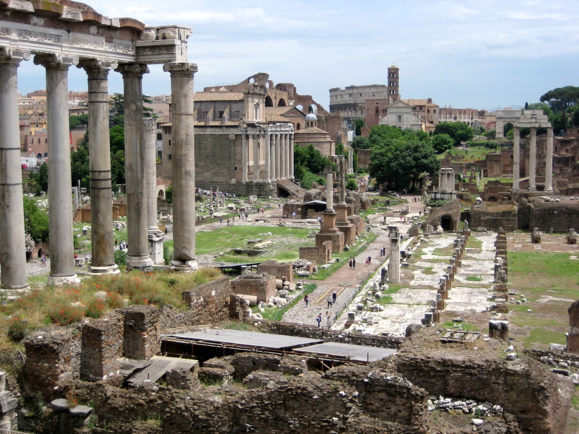 Roman Forum with Colosseum in background, Italy HD Wallpaper