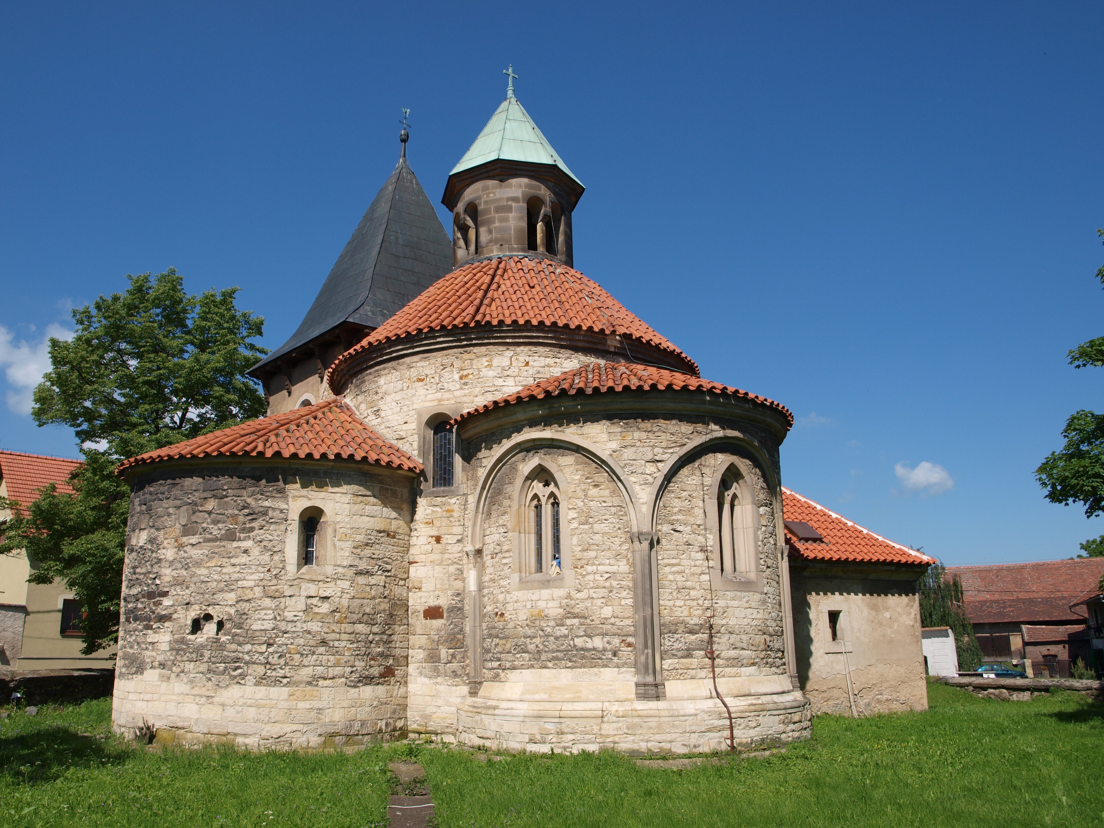 Rotunda of St. Catherine and St. George in Prague HD Wallpaper