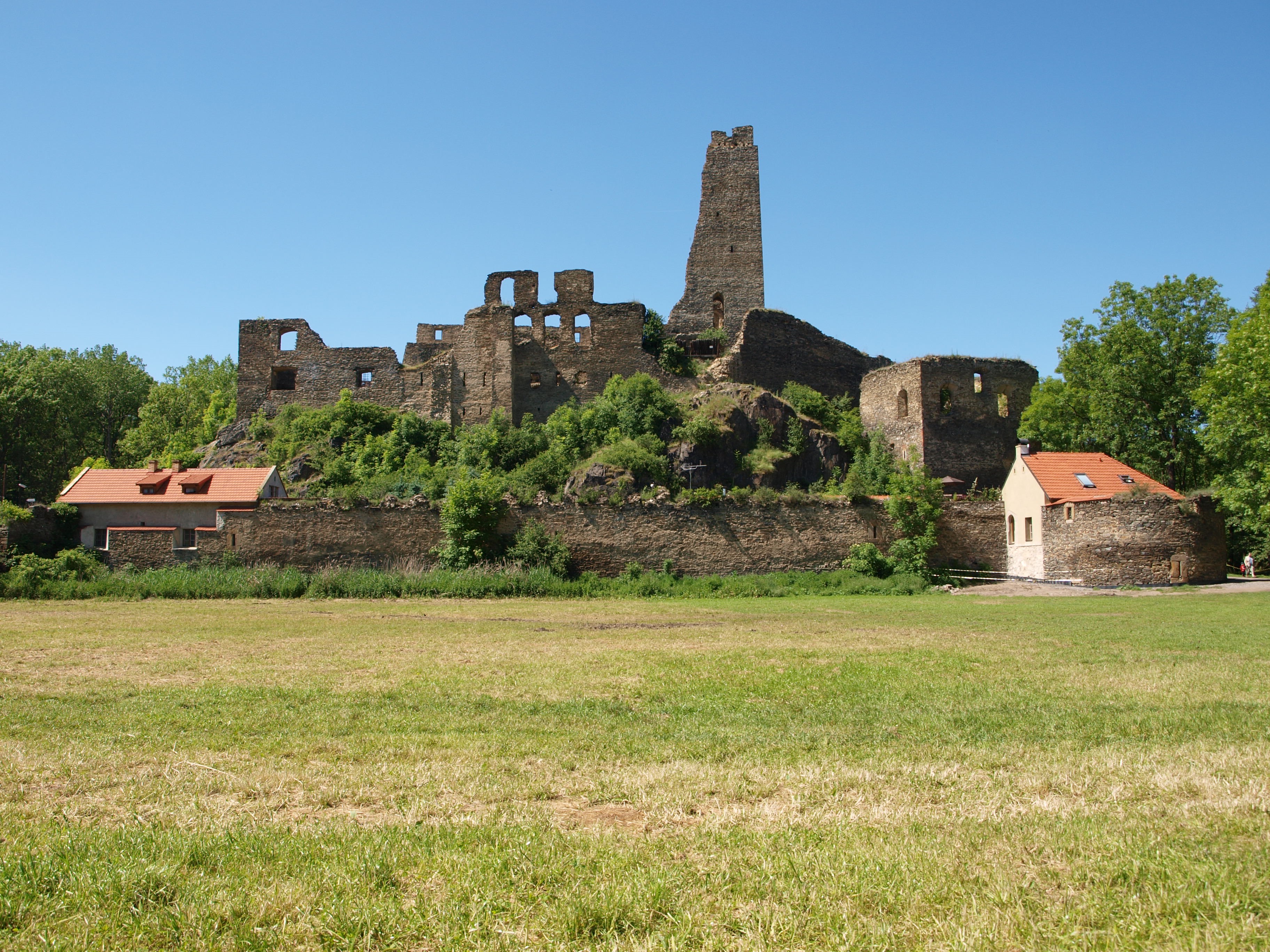 Ruins of a medieval castle on a hill HD Wallpaper