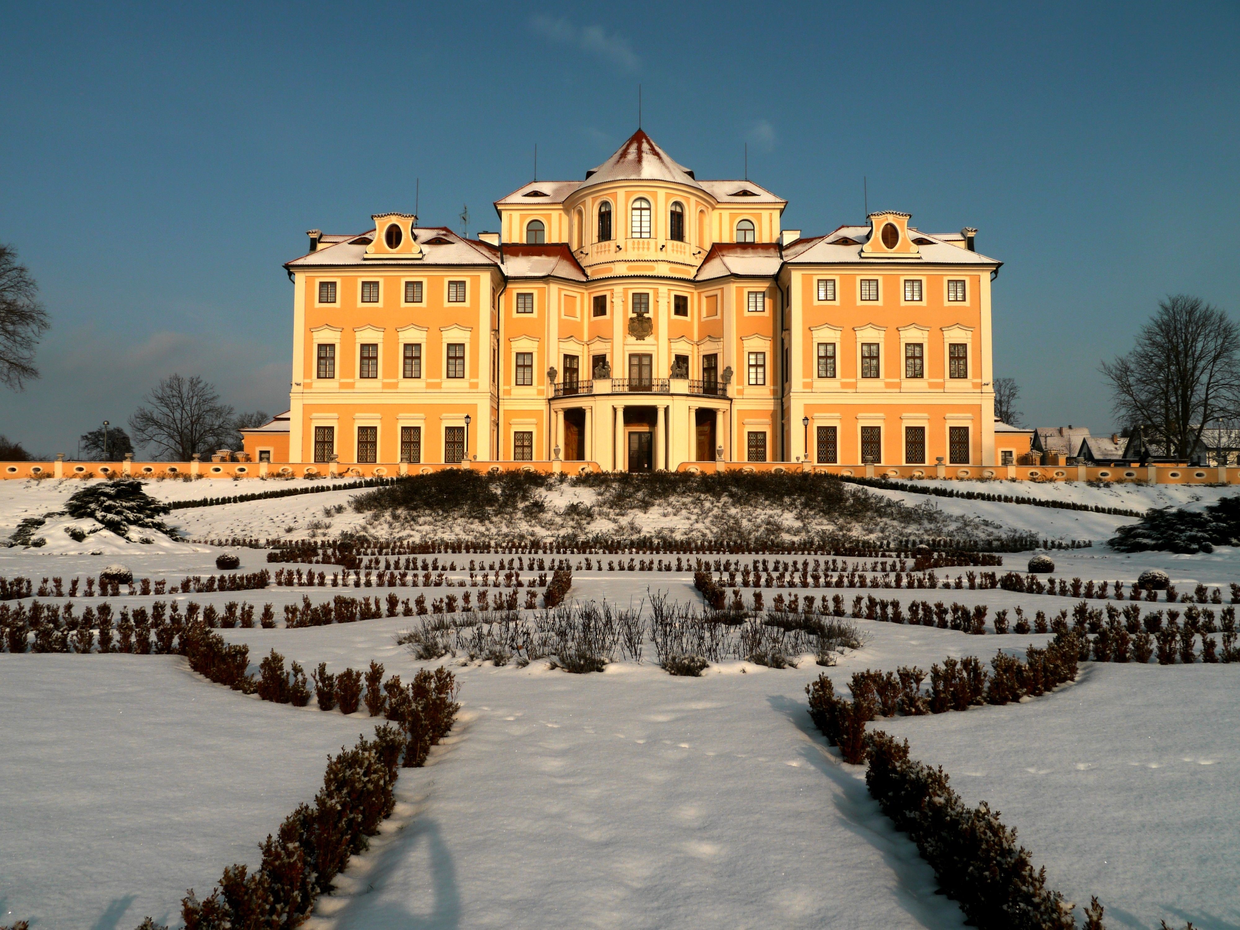 Chateau Valtice in winter, Czech Republic HD Wallpaper