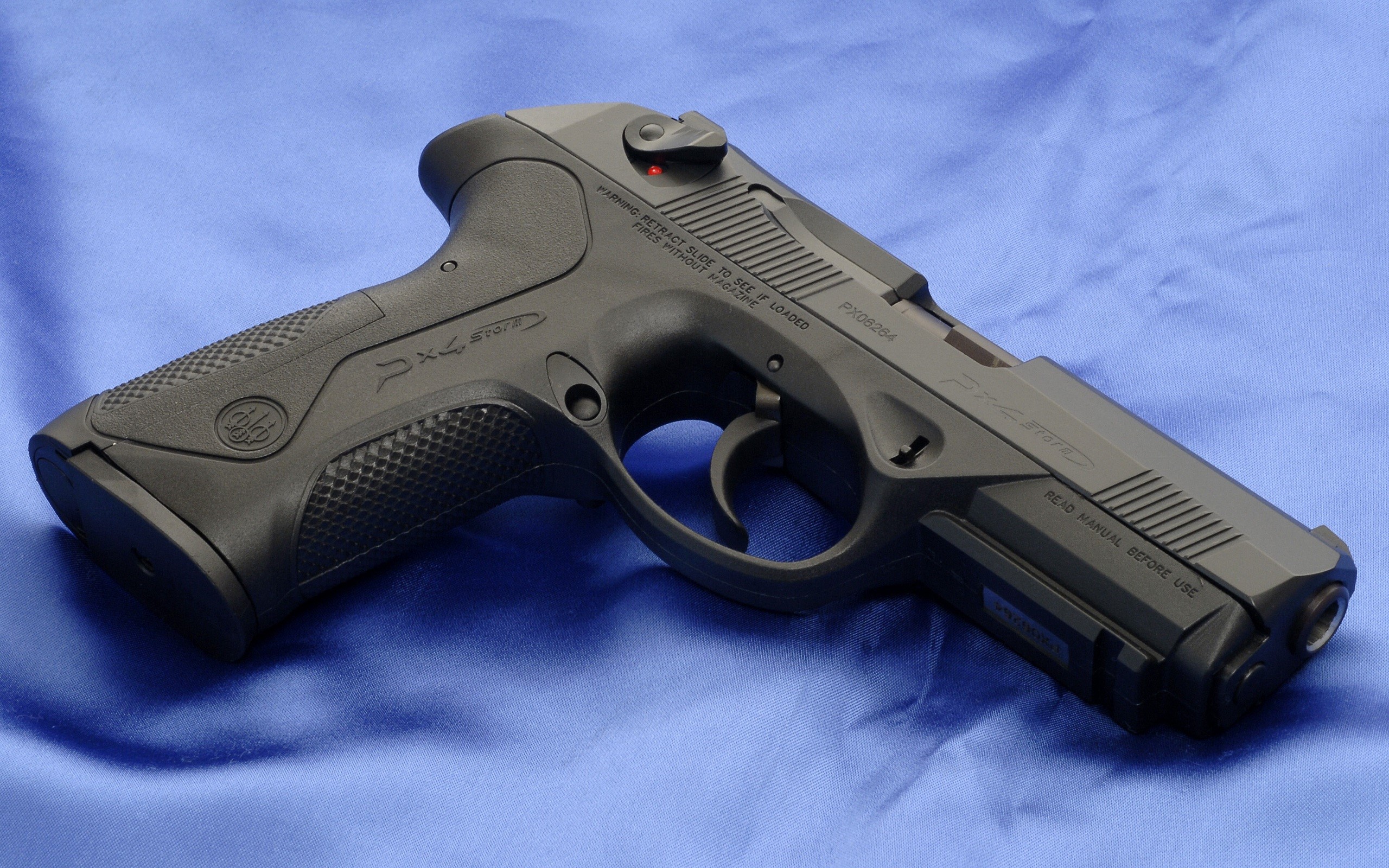 Beretta PX4 Storm pistol HD Wallpaper
