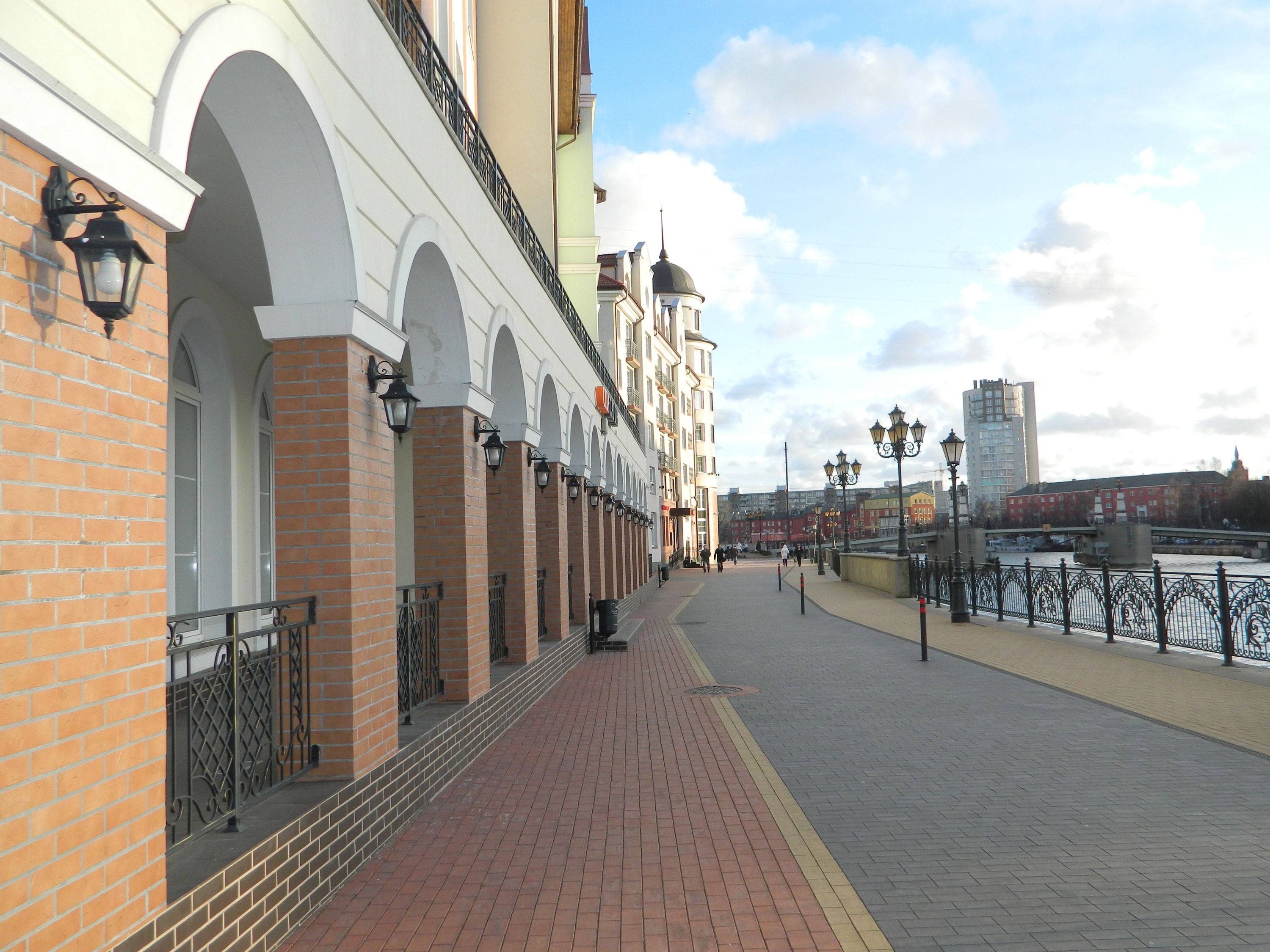 Embankment with arched buildings in Kaliningrad, Russia HD Wallpaper