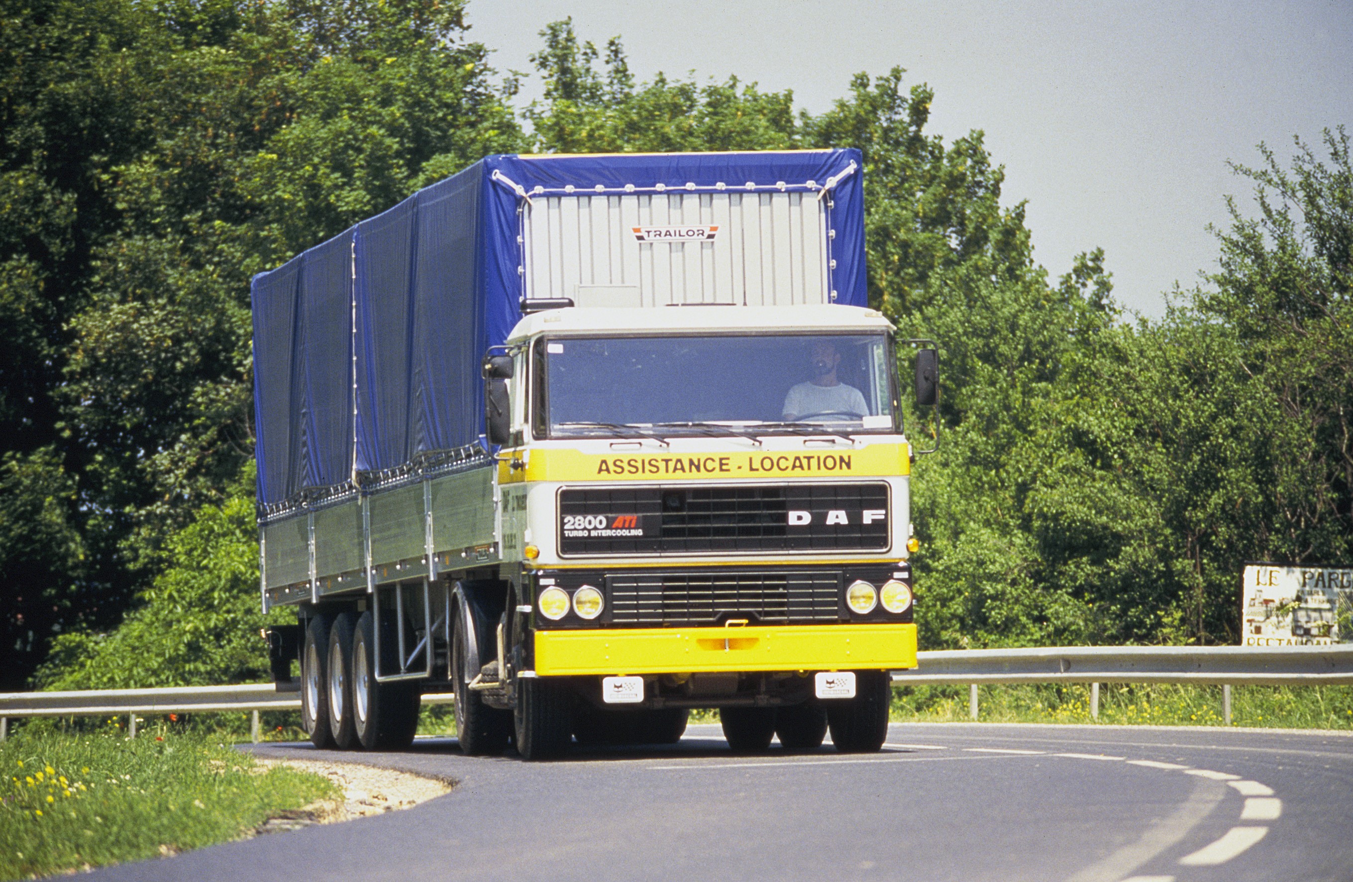 DAF 2800 ATi Turbo Intercooling truck with trailer HD Wallpaper