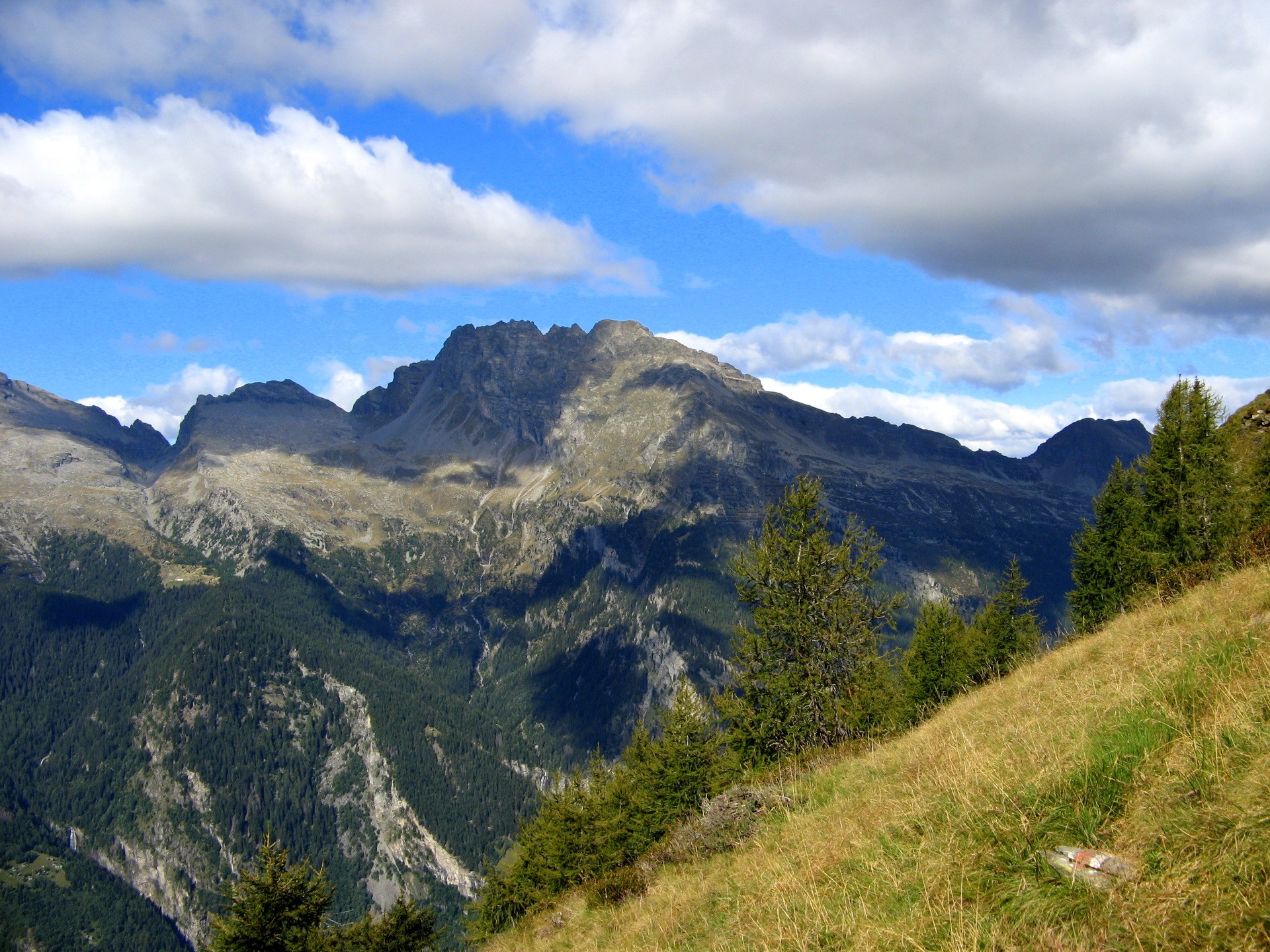Mountains in Switzerland HD Wallpaper