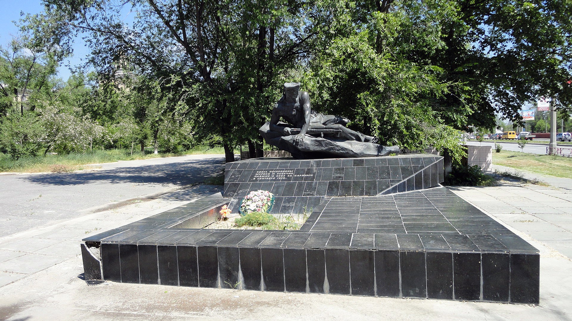 Monument to Soviet soldiers in Volgograd HD Wallpaper