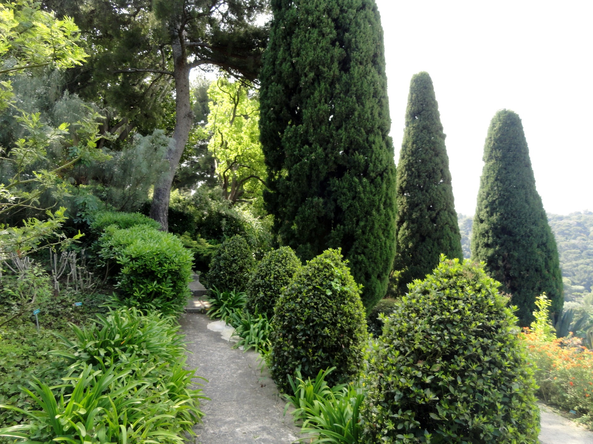 Gardens of the Villa Ephrussi de Rothschild, France HD Wallpaper