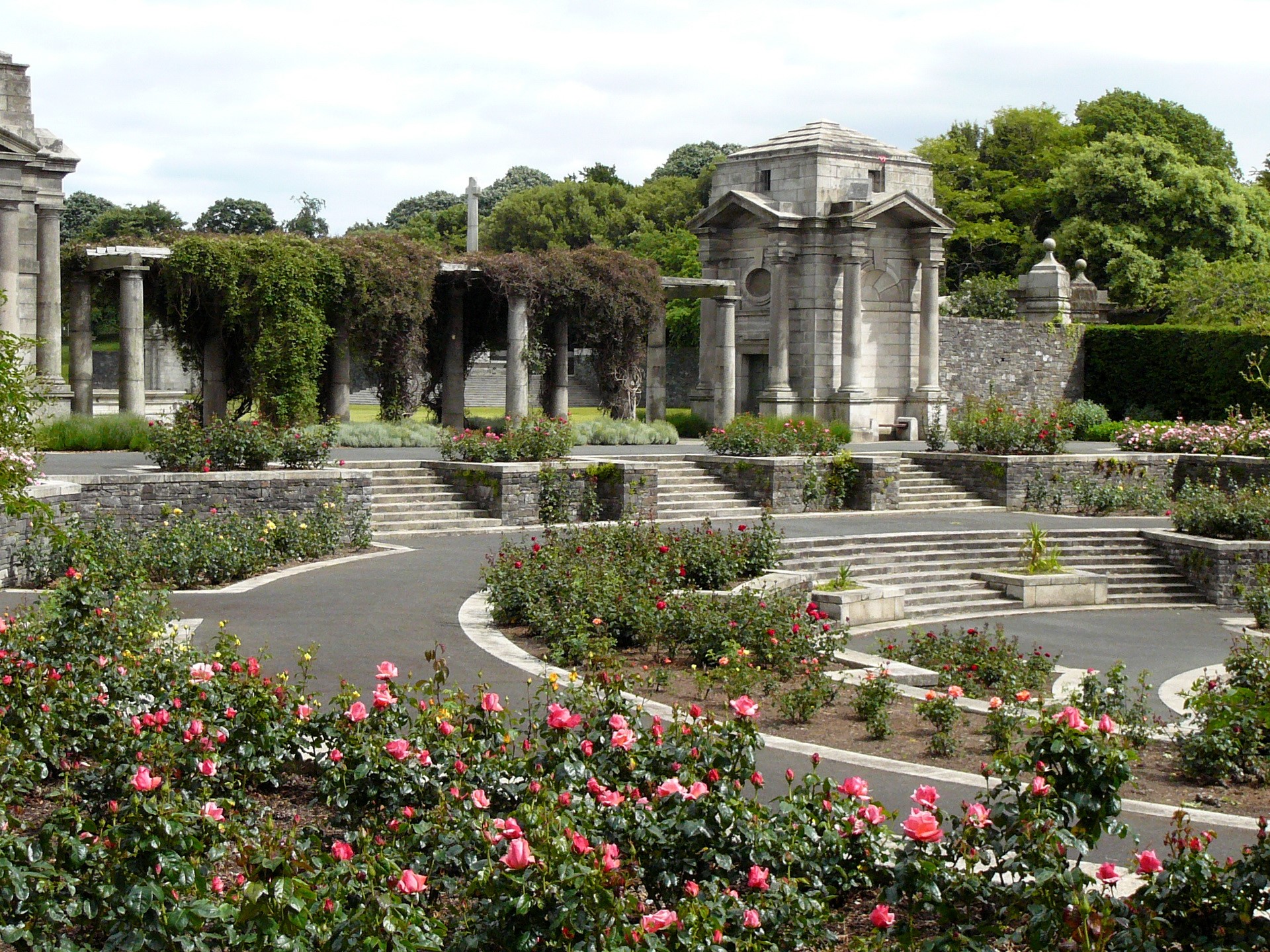 Memorial Rose Garden in Dublin, Ireland HD Wallpaper