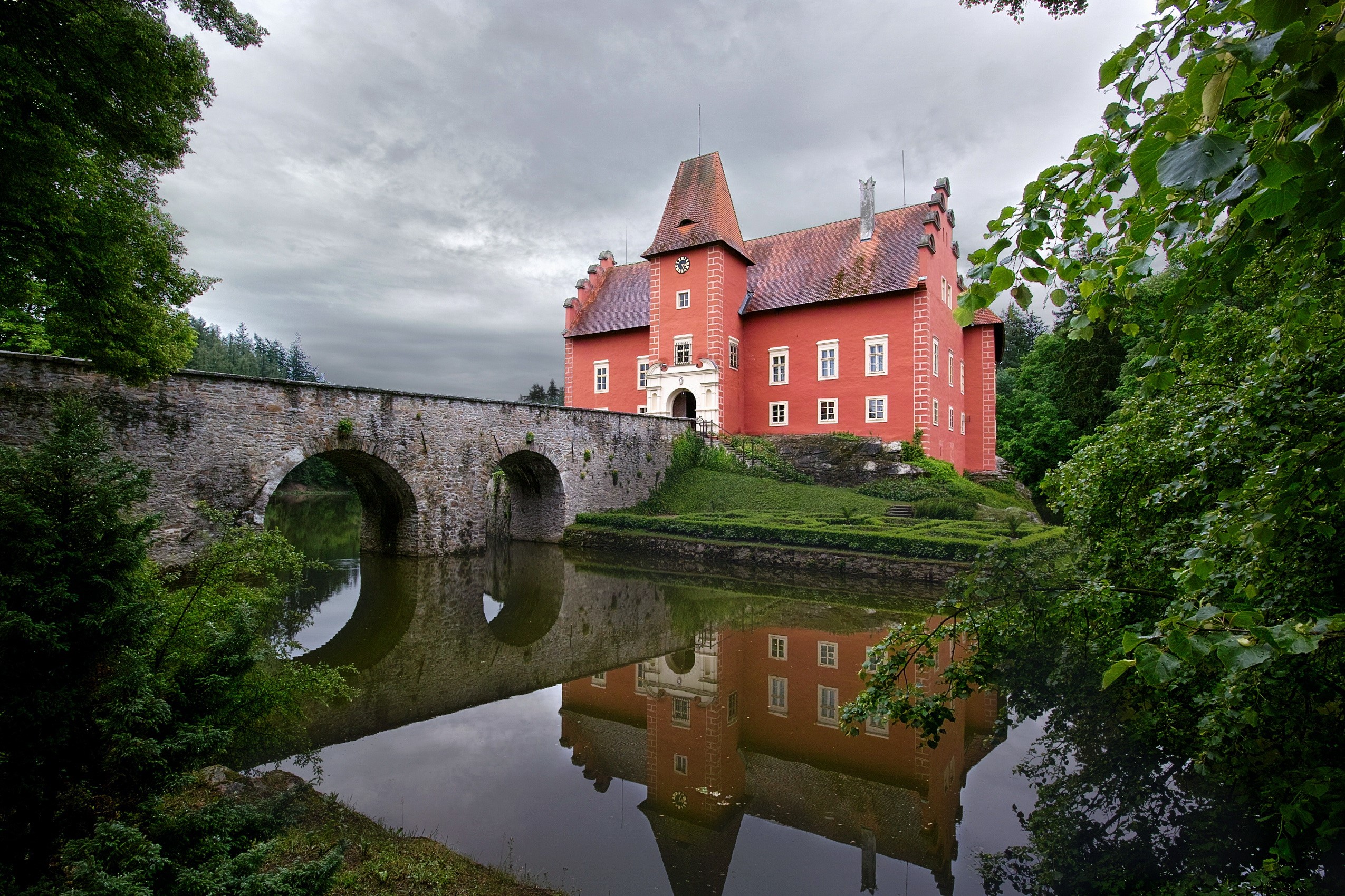 Červená Lhota Castle, Czech Republic HD Wallpaper