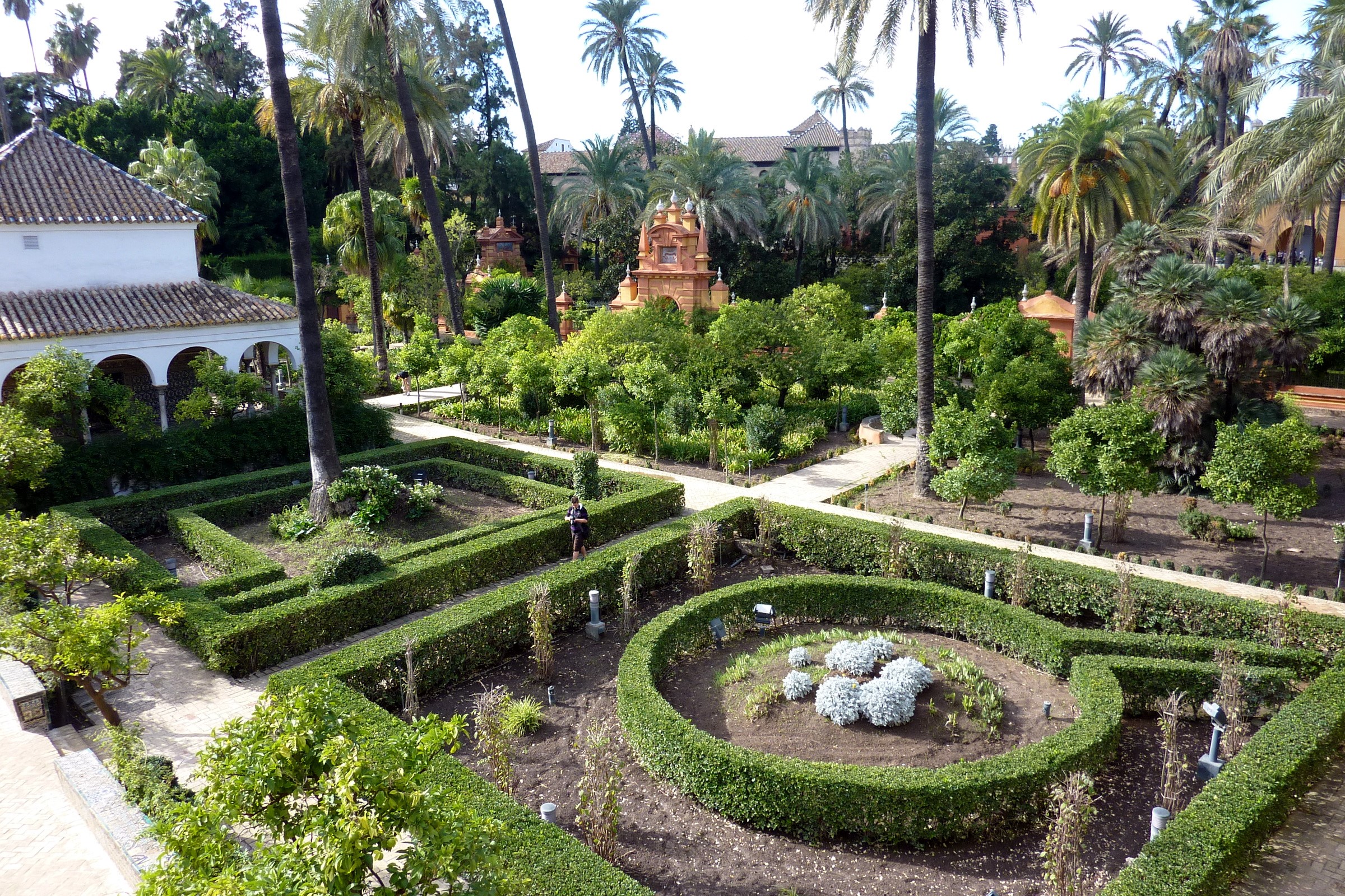 Alcázar of Seville gardens HD Wallpaper