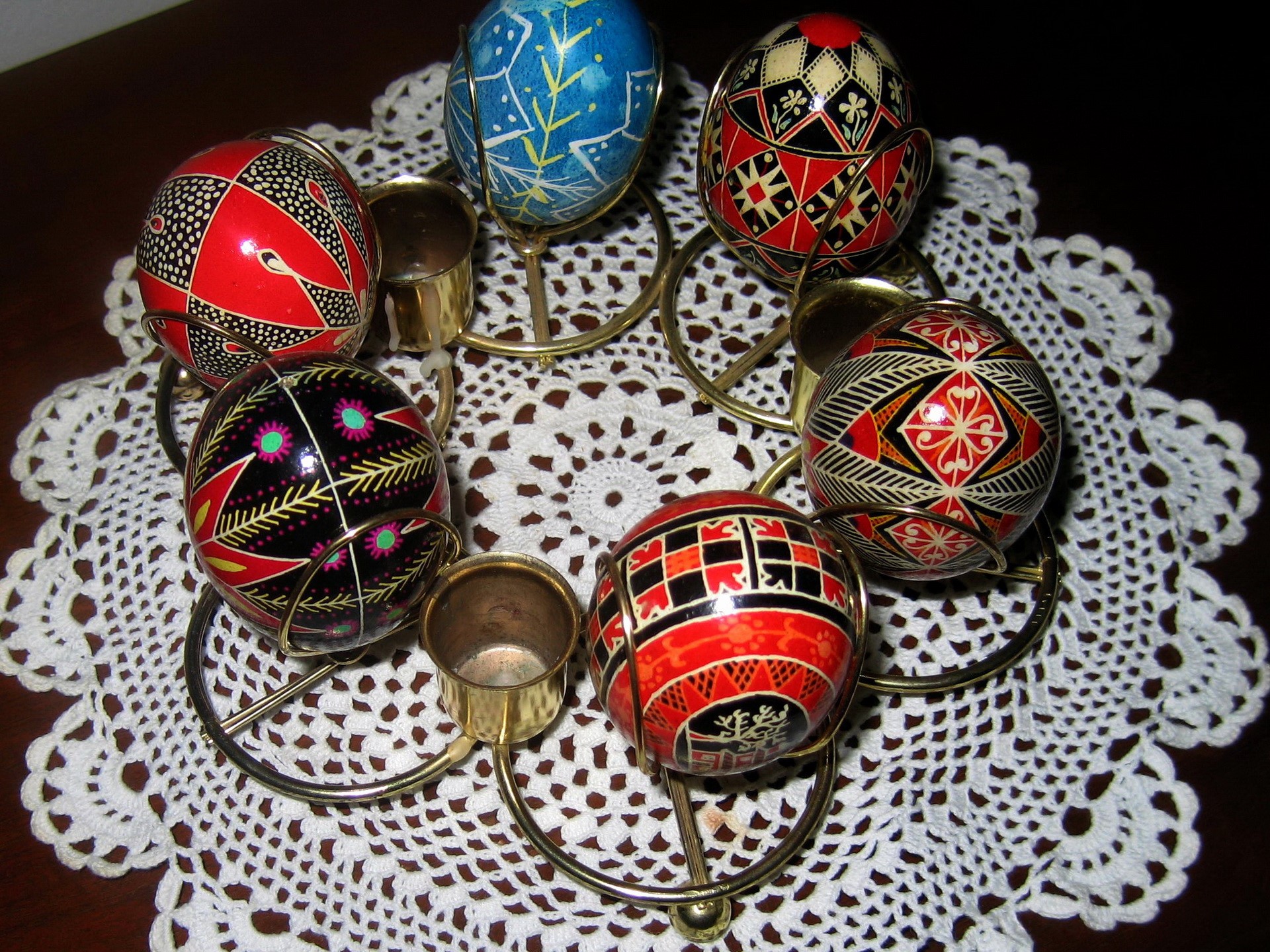Decorated Easter Eggs on a Lace Doily HD Wallpaper