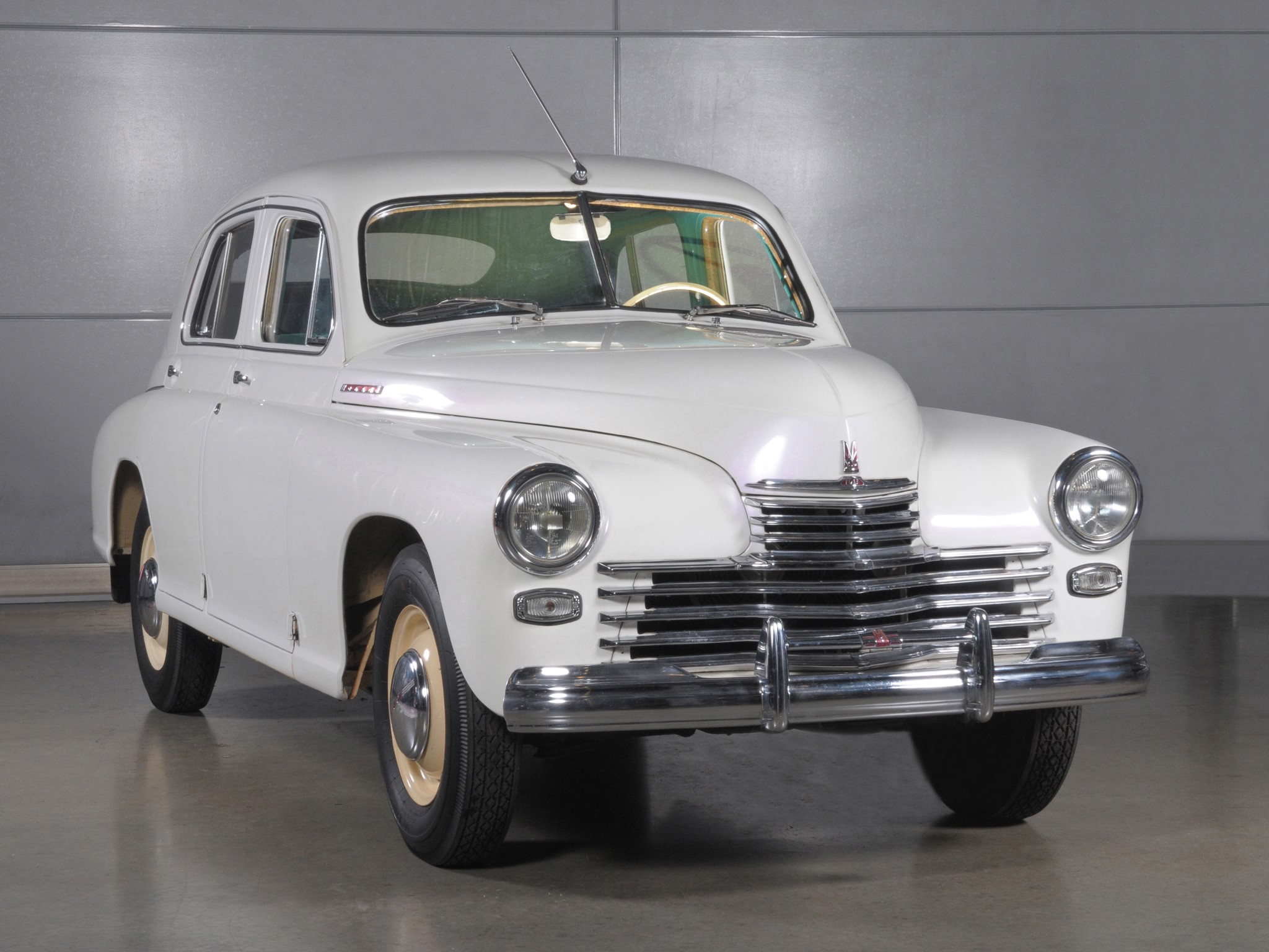 White GAZ-21 Volga car HD Wallpaper