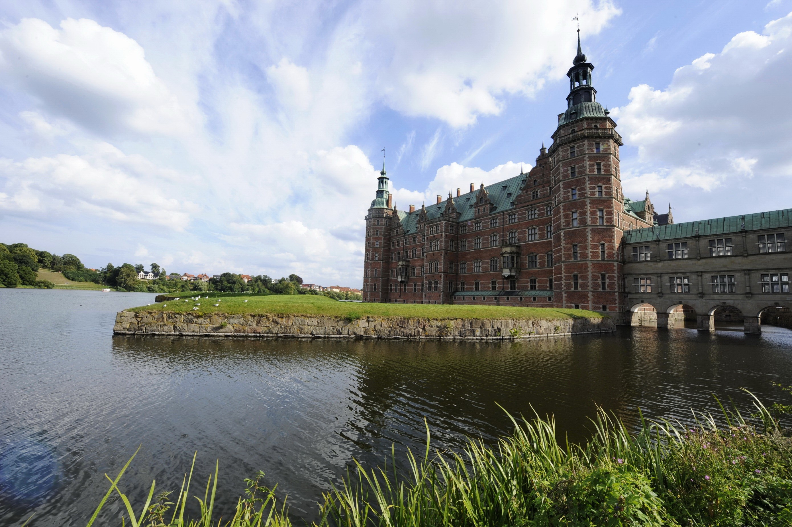 Frederiksborg Castle on a lake in Denmark HD Wallpaper