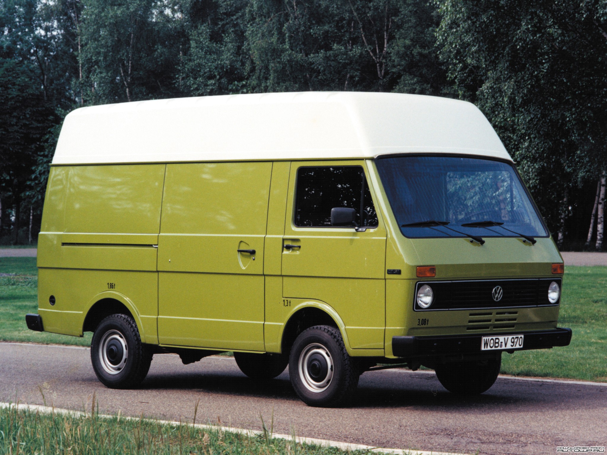 Green Volkswagen LT Van with White Roof HD Wallpaper