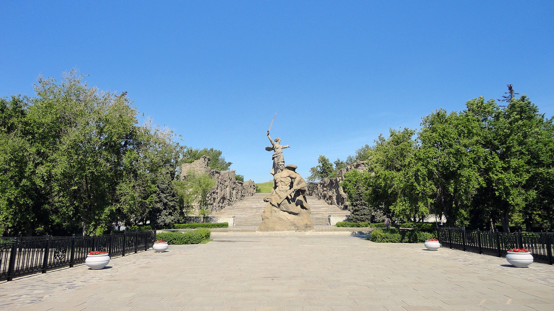 The Motherland Calls monument in Volgograd HD Wallpaper