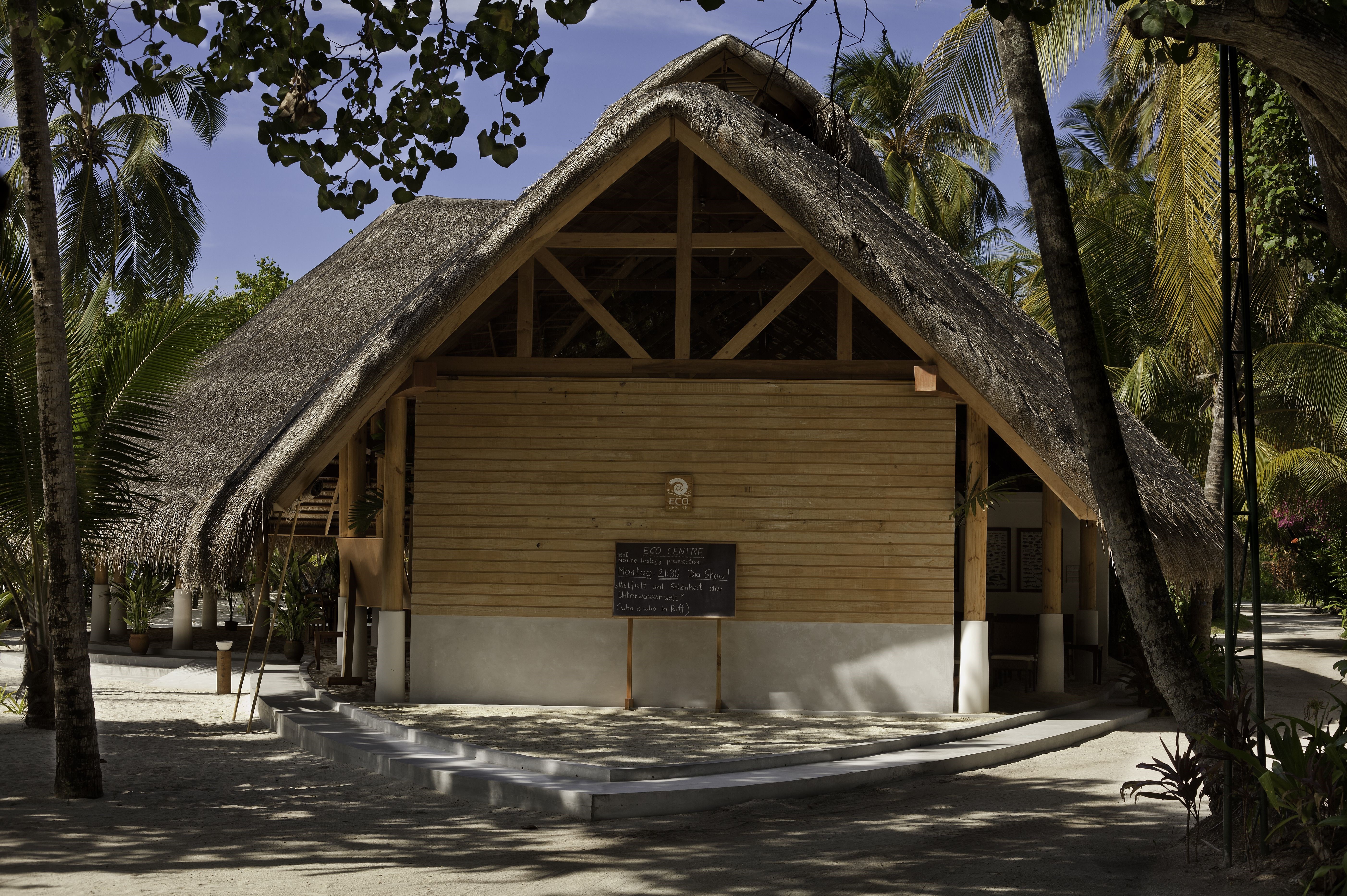 Eco Centre building in Maldives resorts HD Wallpaper