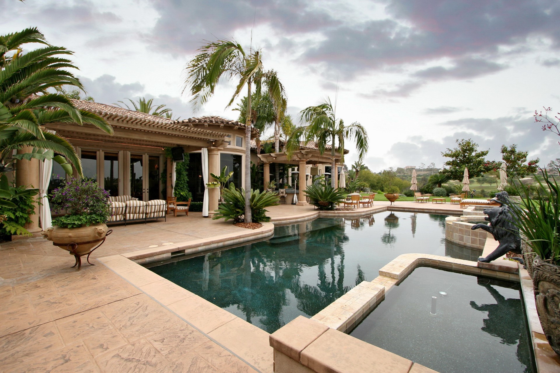Luxury House with Pool in Rancho Santa Fe, California HD Wallpaper