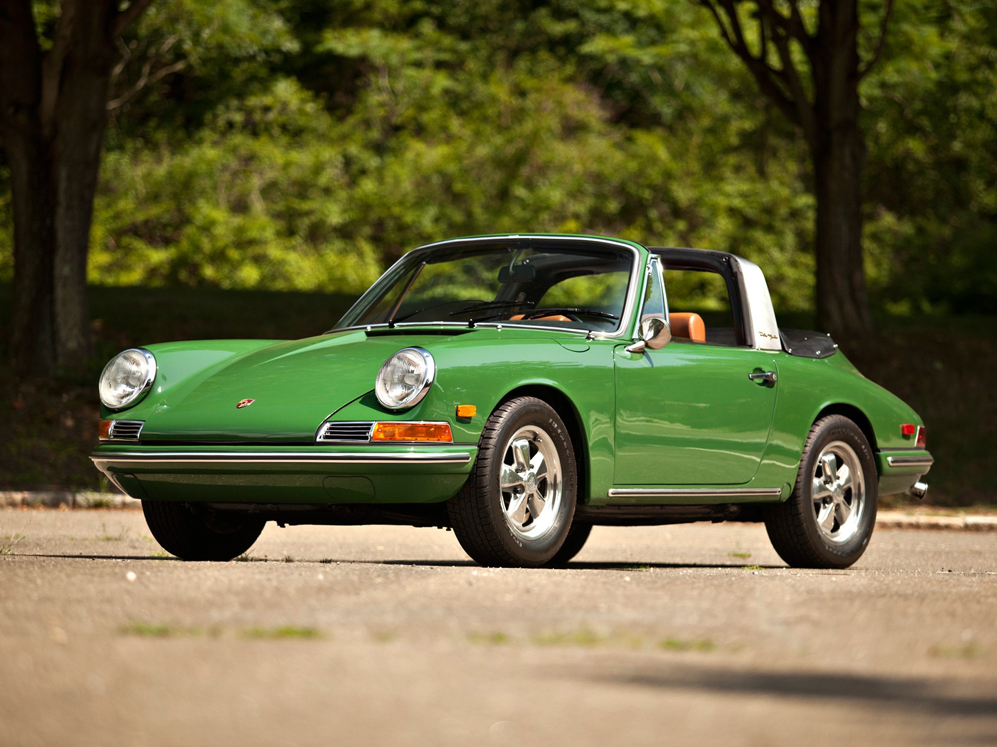 Green 1967 Porsche 911 2.0 Targa HD Wallpaper