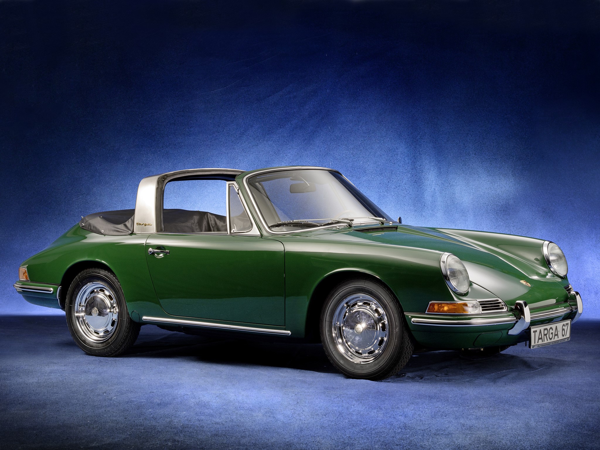Green 1967 Porsche 911 Targa HD Wallpaper