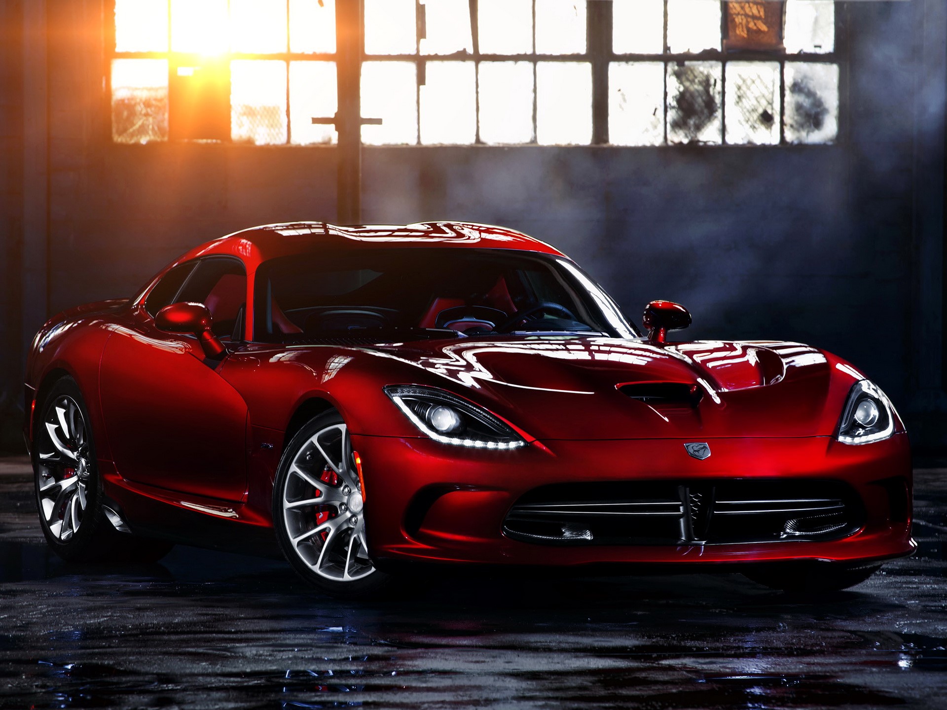Red Dodge Viper GTS 2012 in a warehouse HD Wallpaper