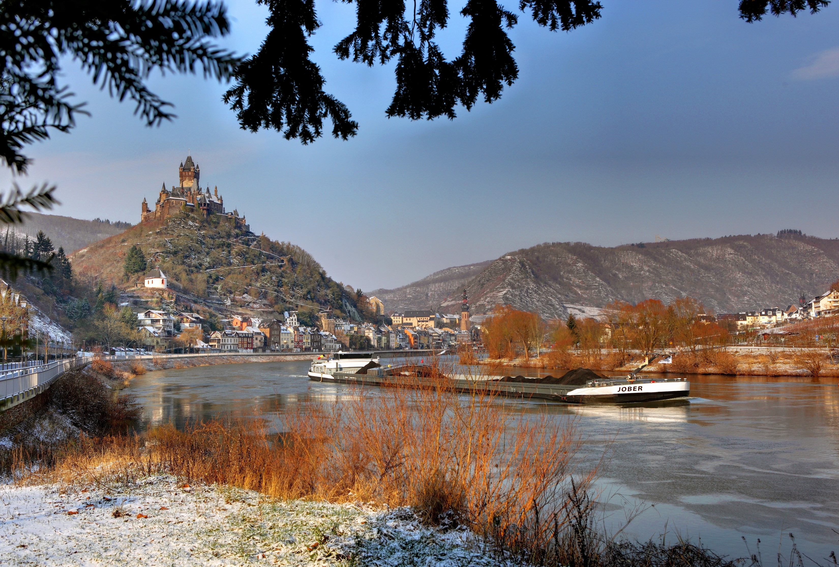 Reichsburg Cochem Castle overlooking the Moselle River in Germany HD Wallpaper