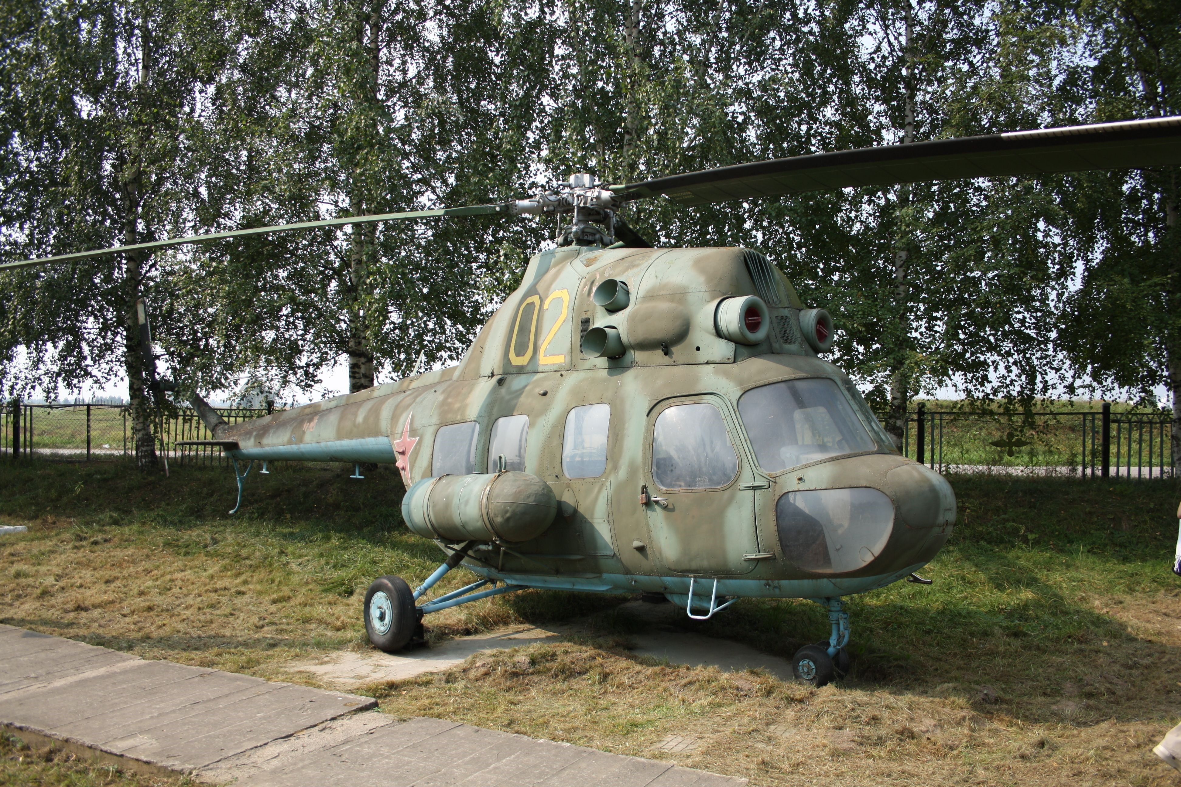 Camouflaged Helicopter with Red Star Marking HD Wallpaper