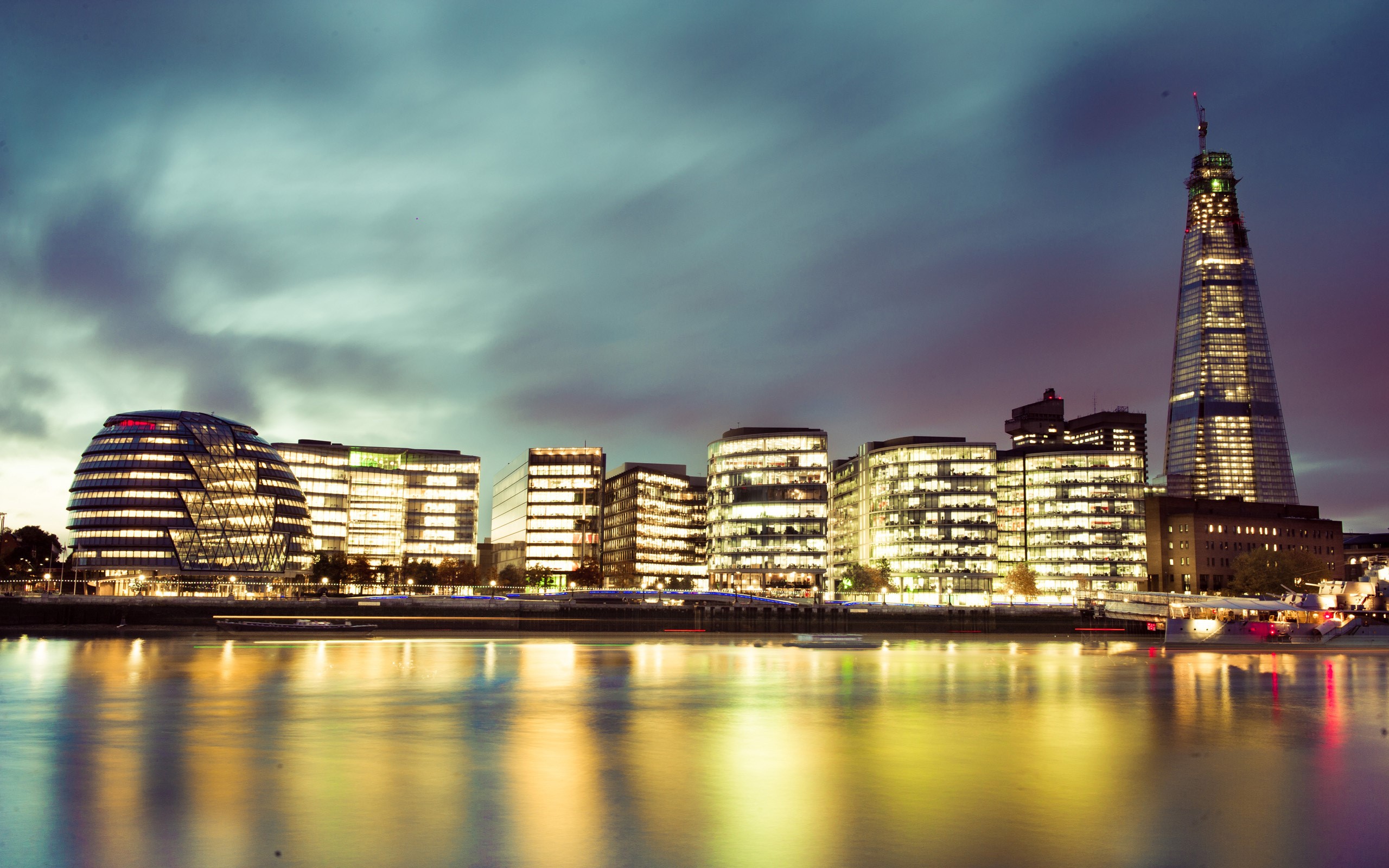 London skyline with The Shard and River Thames at dusk HD Wallpaper