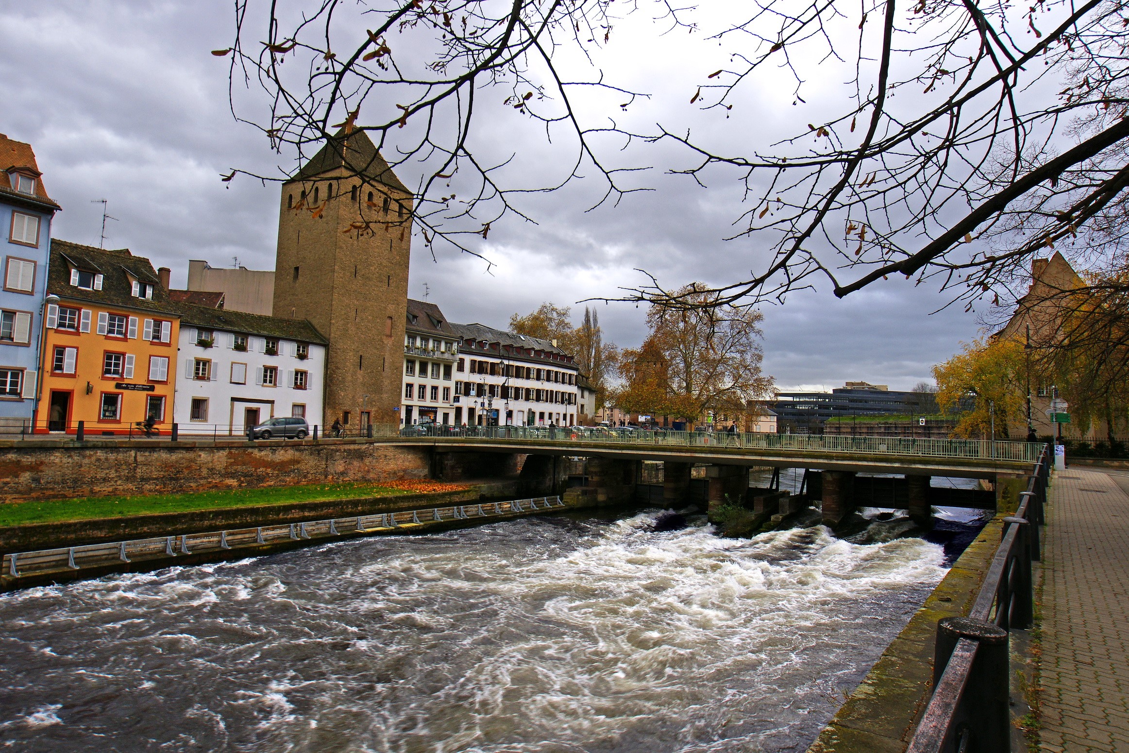 River and historic tower in France HD Wallpaper