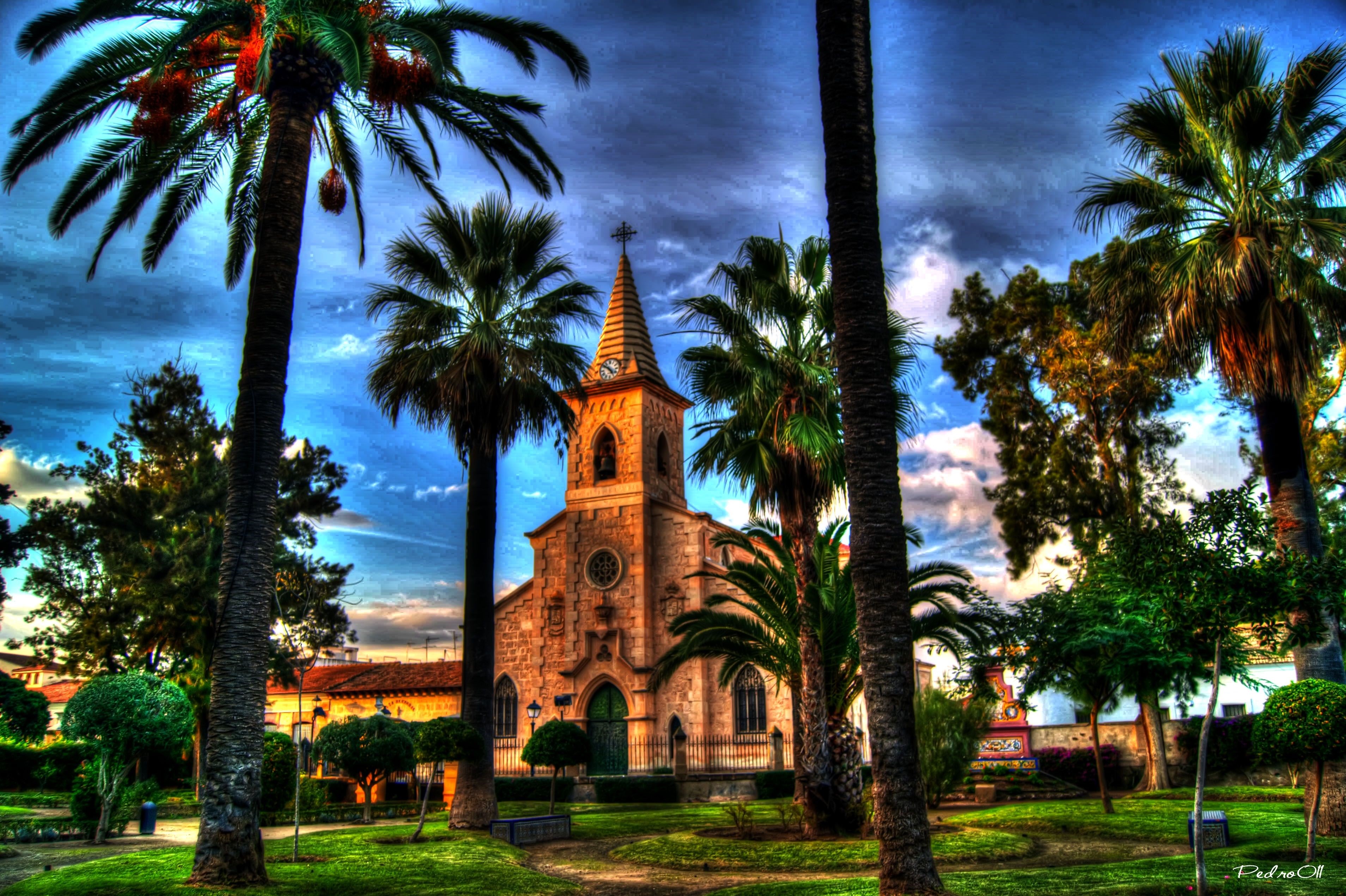 Church with palm trees in Spain HD Wallpaper