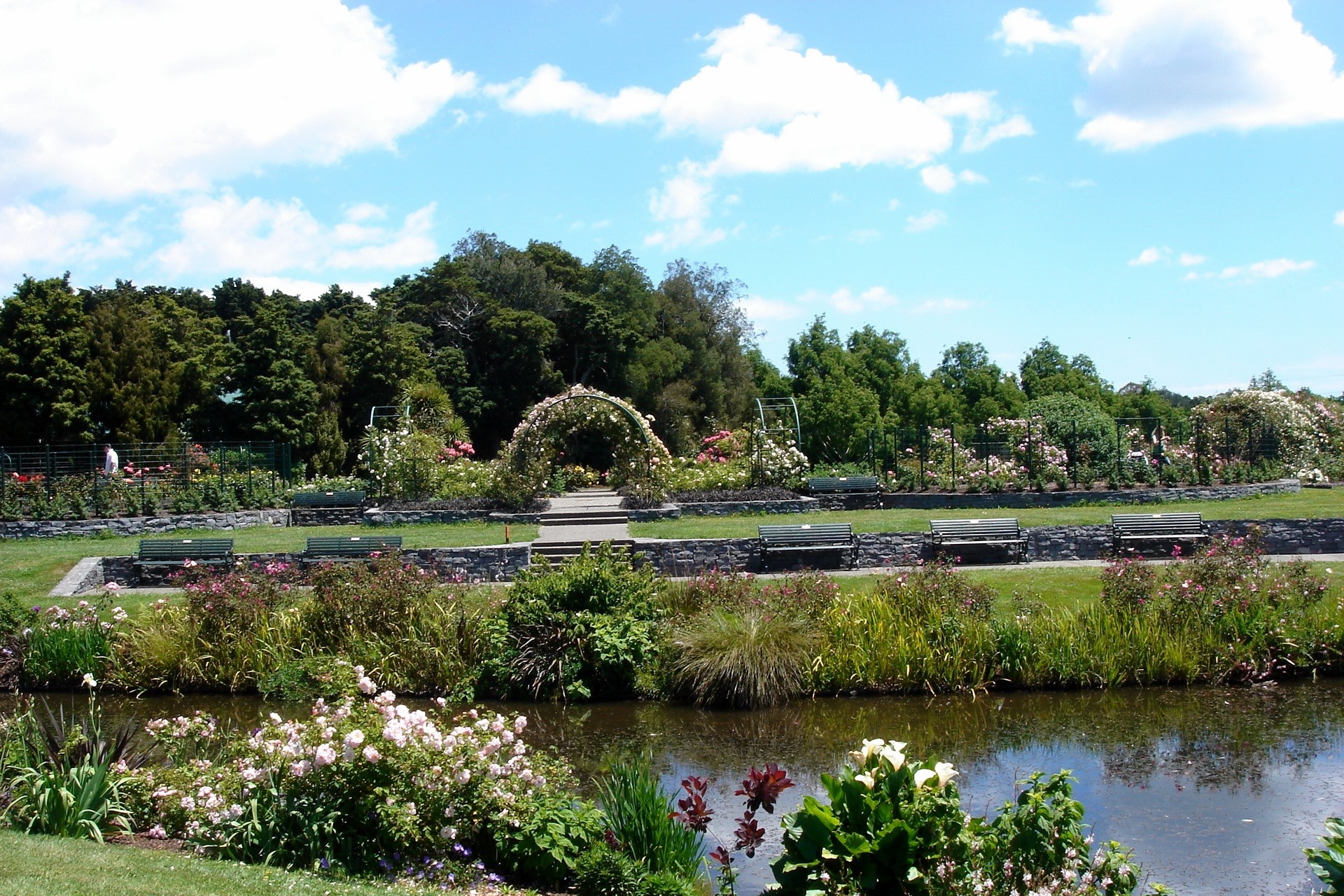 Rose Garden with Archway and Pond HD Wallpaper