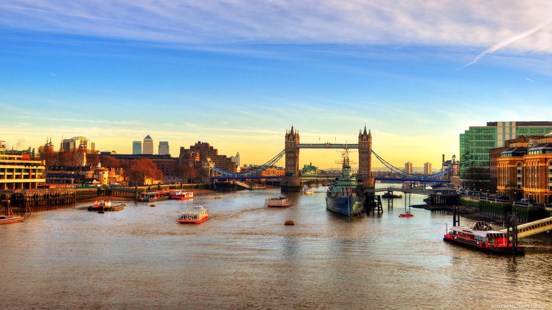 Tower Bridge and River Thames in London, United Kingdom HD Wallpaper