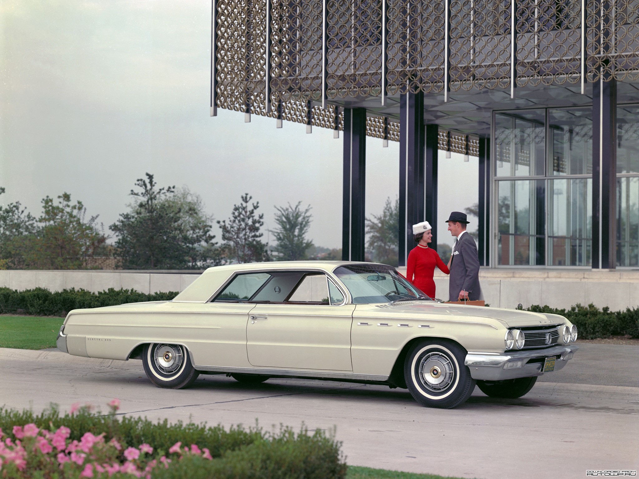 1962 Buick Electra 225 with couple by building HD Wallpaper