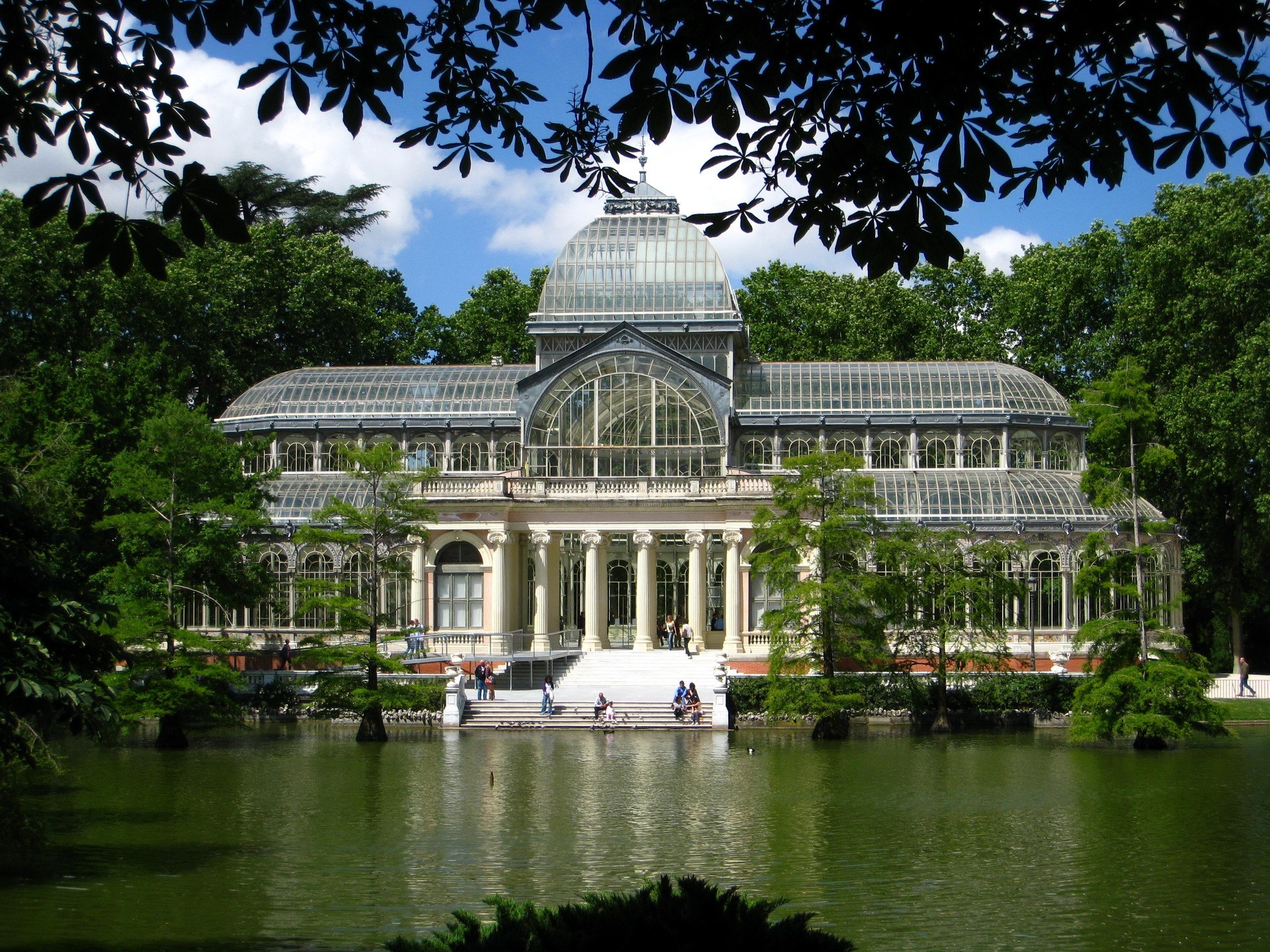 Palacio de Cristal in Retiro Park, Madrid, Spain HD Wallpaper