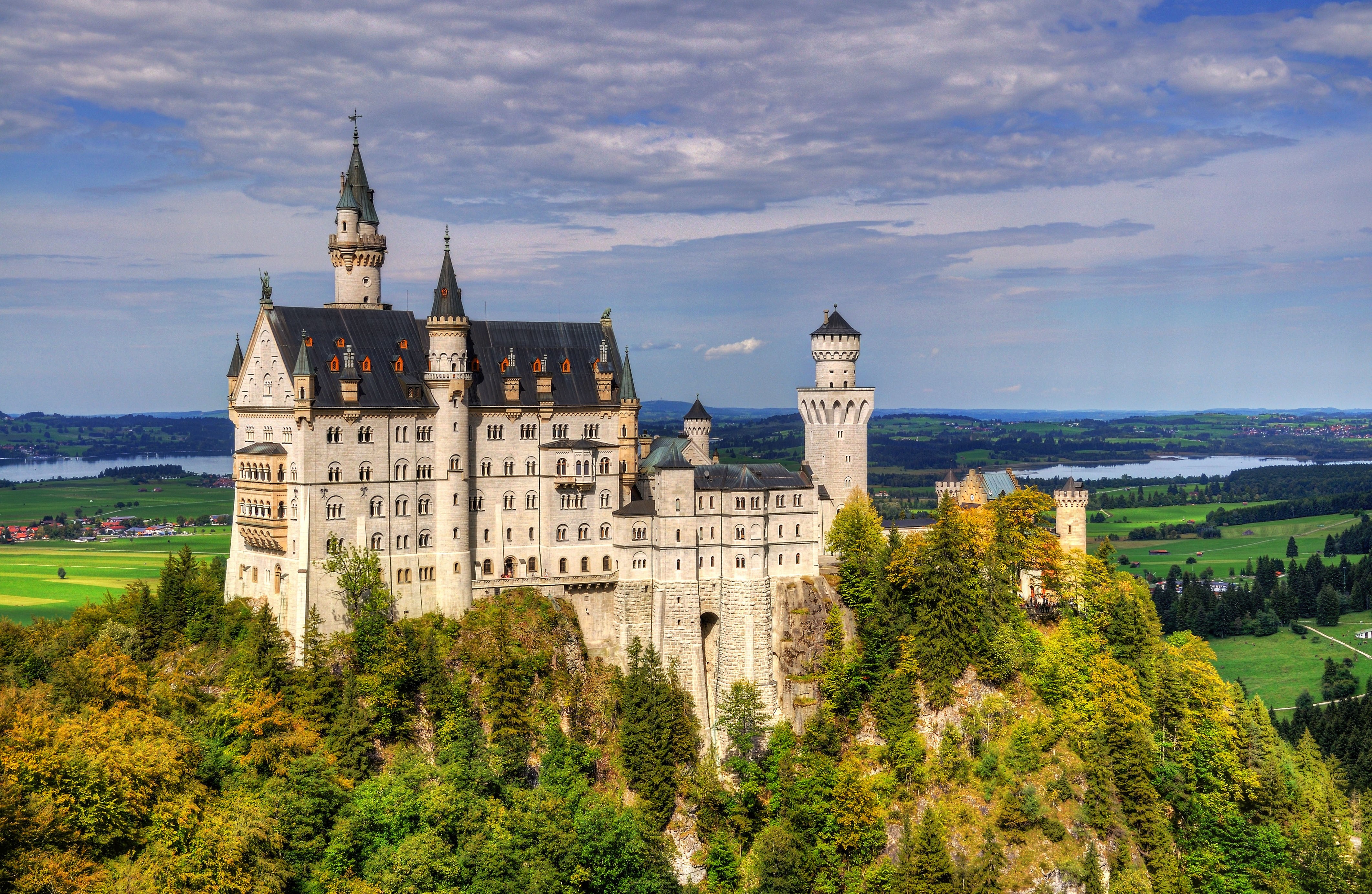 Neuschwanstein Castle in Germany HD Wallpaper
