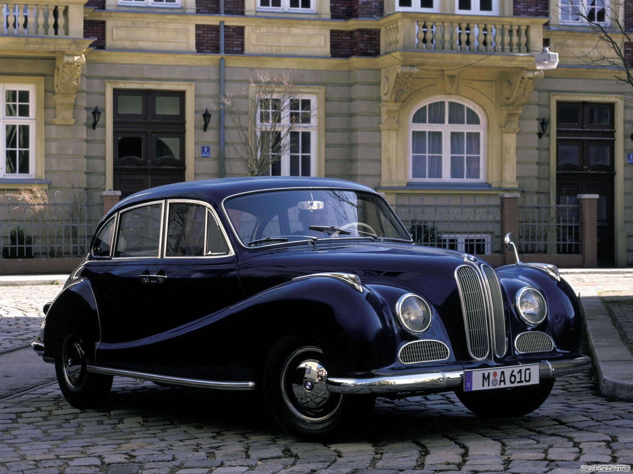 BMW 501 V8 Sedan HD Wallpaper